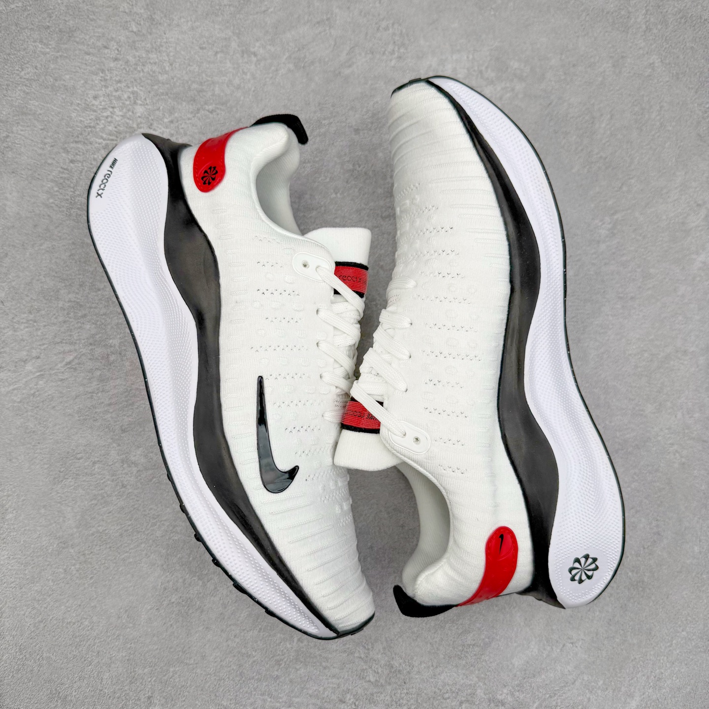 图片[3]-＃福利特价 NK ZoomX Invincible Run Flyknit FK4 不可战胜4代系列轻量飞织低帮休闲运动慢跑鞋 此鞋专为短跑运动员而生 是为 5 至 10 公里距离的赛事和训练打造 整体设计采用流线型的轻质工程网眼材质构成鞋面 并与其他 Running 旗舰鞋款同样搭载全脚掌 ZoomX 缓冲中底 搭配 Pebax 物料与橡胶外底 ZoomX StreakFly 首发配色以Prototype呈现 其灵感是来自开发期间的磨损测试 透过编号的标记与内侧的预期跑步距离突出研发过程 尺码：36 36.5 37.5 38 38.5 39 40 40.5 41 42 42.5 43 44 44.5 45-选品中心