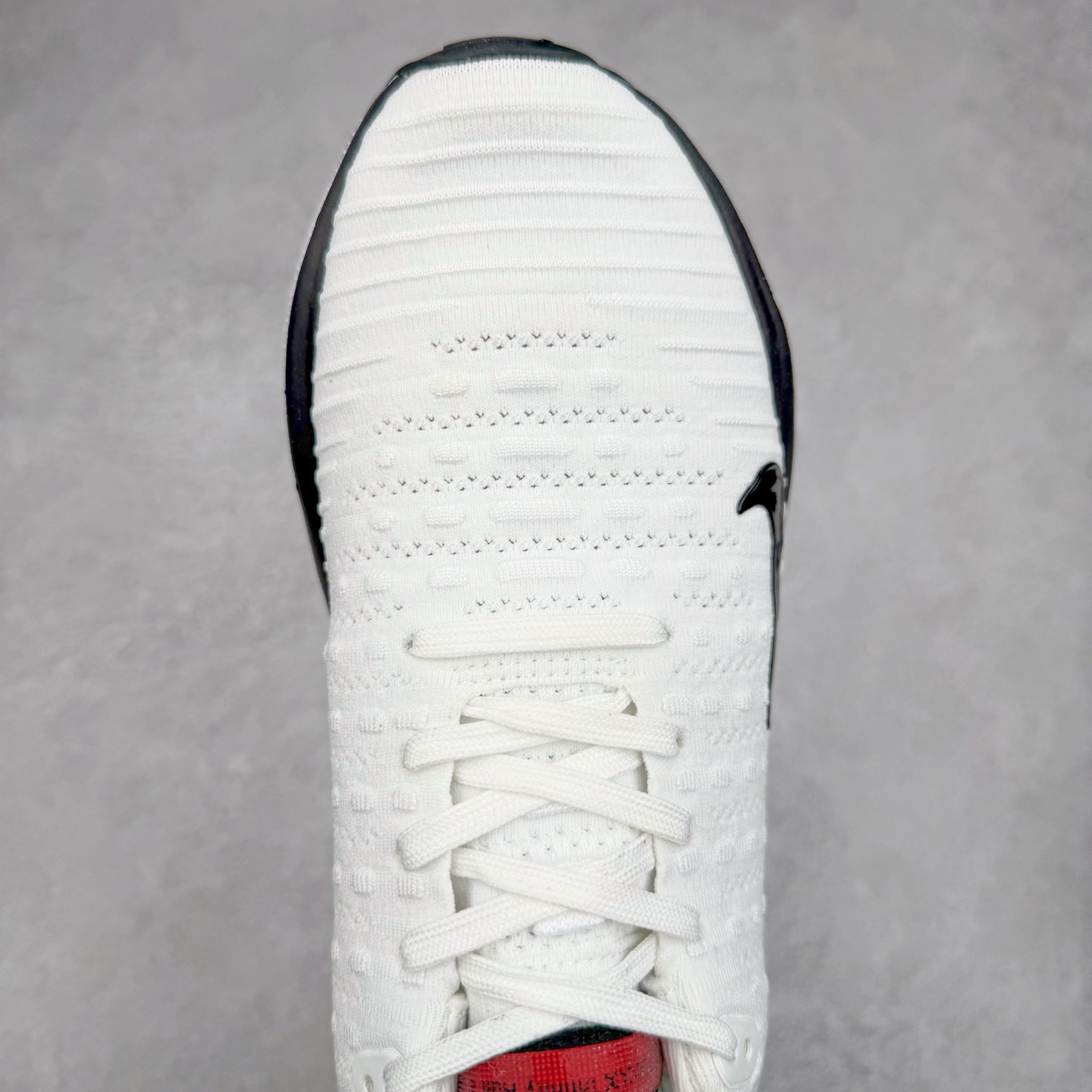 图片[4]-＃福利特价 NK ZoomX Invincible Run Flyknit FK4 不可战胜4代系列轻量飞织低帮休闲运动慢跑鞋 此鞋专为短跑运动员而生 是为 5 至 10 公里距离的赛事和训练打造 整体设计采用流线型的轻质工程网眼材质构成鞋面 并与其他 Running 旗舰鞋款同样搭载全脚掌 ZoomX 缓冲中底 搭配 Pebax 物料与橡胶外底 ZoomX StreakFly 首发配色以Prototype呈现 其灵感是来自开发期间的磨损测试 透过编号的标记与内侧的预期跑步距离突出研发过程 尺码：36 36.5 37.5 38 38.5 39 40 40.5 41 42 42.5 43 44 44.5 45-选品中心