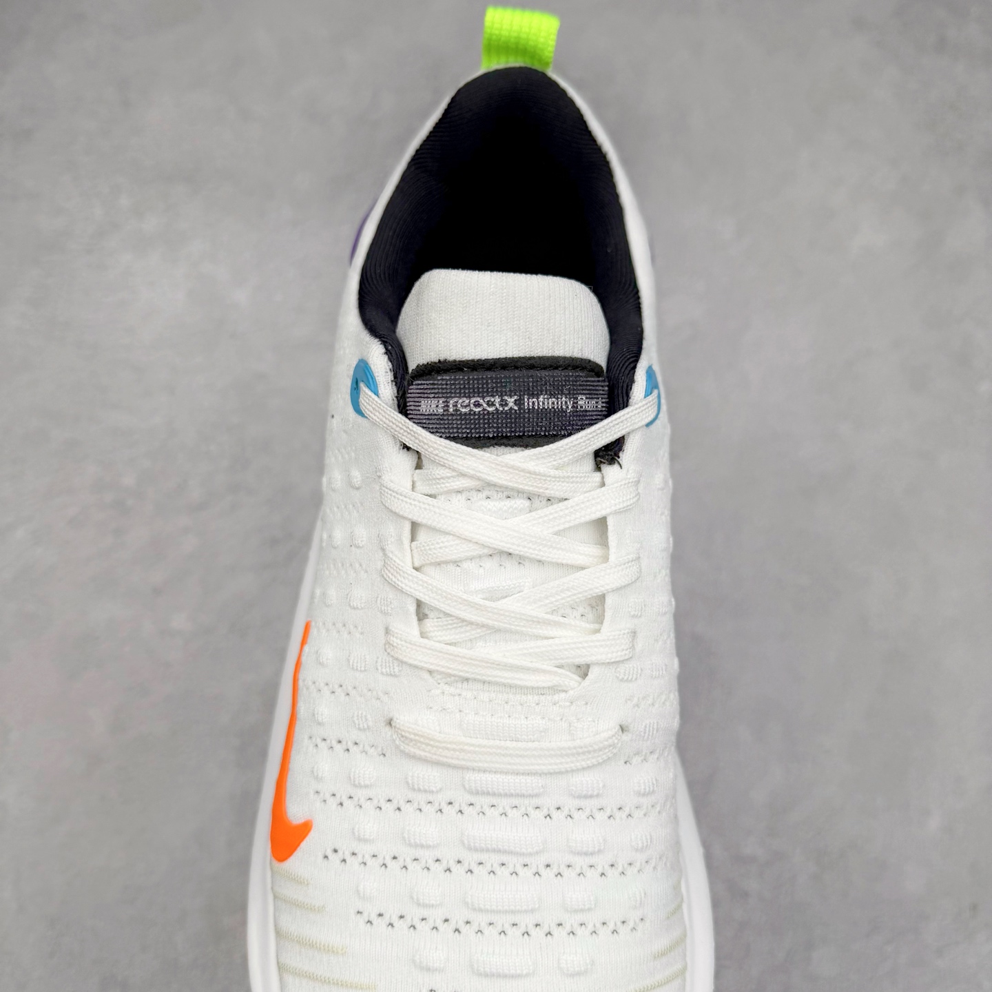 图片[5]-＃福利特价 NK ZoomX Invincible Run Flyknit FK4 不可战胜4代系列轻量飞织低帮休闲运动慢跑鞋 此鞋专为短跑运动员而生 是为 5 至 10 公里距离的赛事和训练打造 整体设计采用流线型的轻质工程网眼材质构成鞋面 并与其他 Running 旗舰鞋款同样搭载全脚掌 ZoomX 缓冲中底 搭配 Pebax 物料与橡胶外底 ZoomX StreakFly 首发配色以Prototype呈现 其灵感是来自开发期间的磨损测试 透过编号的标记与内侧的预期跑步距离突出研发过程 尺码：36 36.5 37.5 38 38.5 39 40 40.5 41 42 42.5 43 44 44.5 45-选品中心