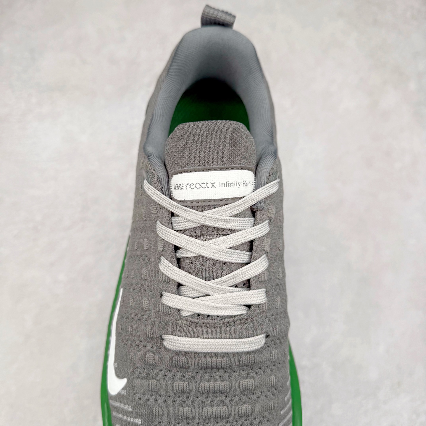 图片[5]-＃福利特价 NK ZoomX Invincible Run Flyknit FK4 不可战胜4代系列轻量飞织低帮休闲运动慢跑鞋 此鞋专为短跑运动员而生 是为 5 至 10 公里距离的赛事和训练打造 整体设计采用流线型的轻质工程网眼材质构成鞋面 并与其他 Running 旗舰鞋款同样搭载全脚掌 ZoomX 缓冲中底 搭配 Pebax 物料与橡胶外底 ZoomX StreakFly 首发配色以Prototype呈现 其灵感是来自开发期间的磨损测试 透过编号的标记与内侧的预期跑步距离突出研发过程 尺码：36 36.5 37.5 38 38.5 39 40 40.5 41 42 42.5 43 44 44.5 45-选品中心