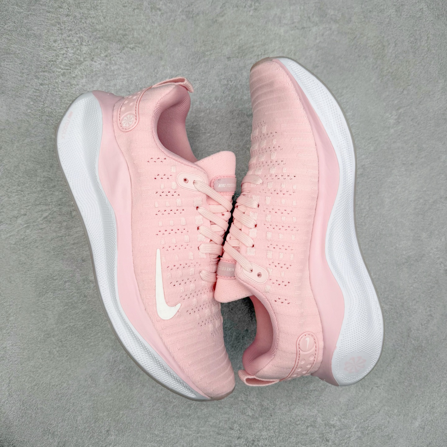 图片[3]-＃福利特价 NK ZoomX Invincible Run Flyknit FK4 不可战胜4代系列轻量飞织低帮休闲运动慢跑鞋 此鞋专为短跑运动员而生 是为 5 至 10 公里距离的赛事和训练打造 整体设计采用流线型的轻质工程网眼材质构成鞋面 并与其他 Running 旗舰鞋款同样搭载全脚掌 ZoomX 缓冲中底 搭配 Pebax 物料与橡胶外底 ZoomX StreakFly 首发配色以Prototype呈现 其灵感是来自开发期间的磨损测试 透过编号的标记与内侧的预期跑步距离突出研发过程 尺码：36 36.5 37.5 38 38.5 39 40 40.5 41 42 42.5 43 44 44.5 45-选品中心