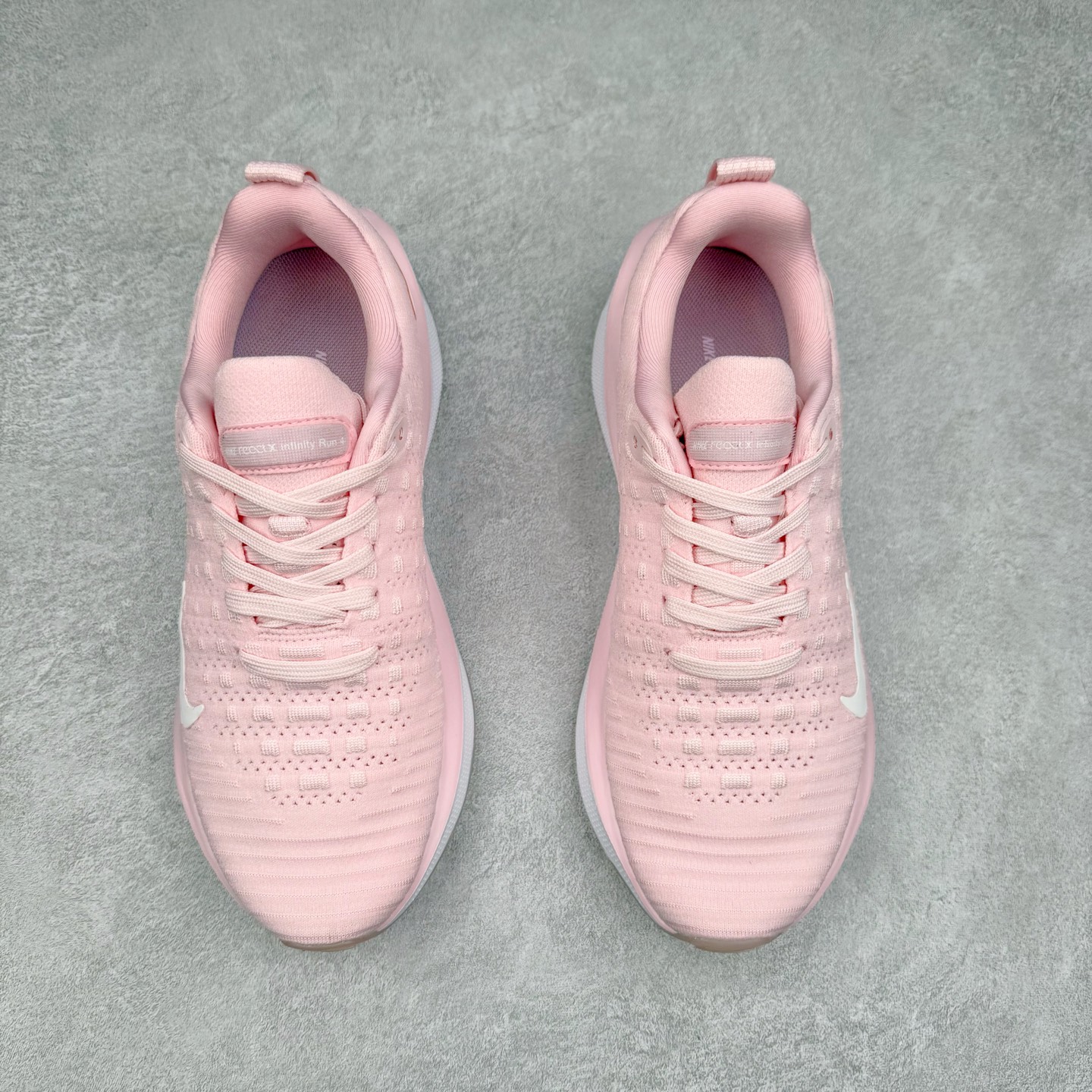 图片[2]-＃福利特价 NK ZoomX Invincible Run Flyknit FK4 不可战胜4代系列轻量飞织低帮休闲运动慢跑鞋 此鞋专为短跑运动员而生 是为 5 至 10 公里距离的赛事和训练打造 整体设计采用流线型的轻质工程网眼材质构成鞋面 并与其他 Running 旗舰鞋款同样搭载全脚掌 ZoomX 缓冲中底 搭配 Pebax 物料与橡胶外底 ZoomX StreakFly 首发配色以Prototype呈现 其灵感是来自开发期间的磨损测试 透过编号的标记与内侧的预期跑步距离突出研发过程 尺码：36 36.5 37.5 38 38.5 39 40 40.5 41 42 42.5 43 44 44.5 45-选品中心