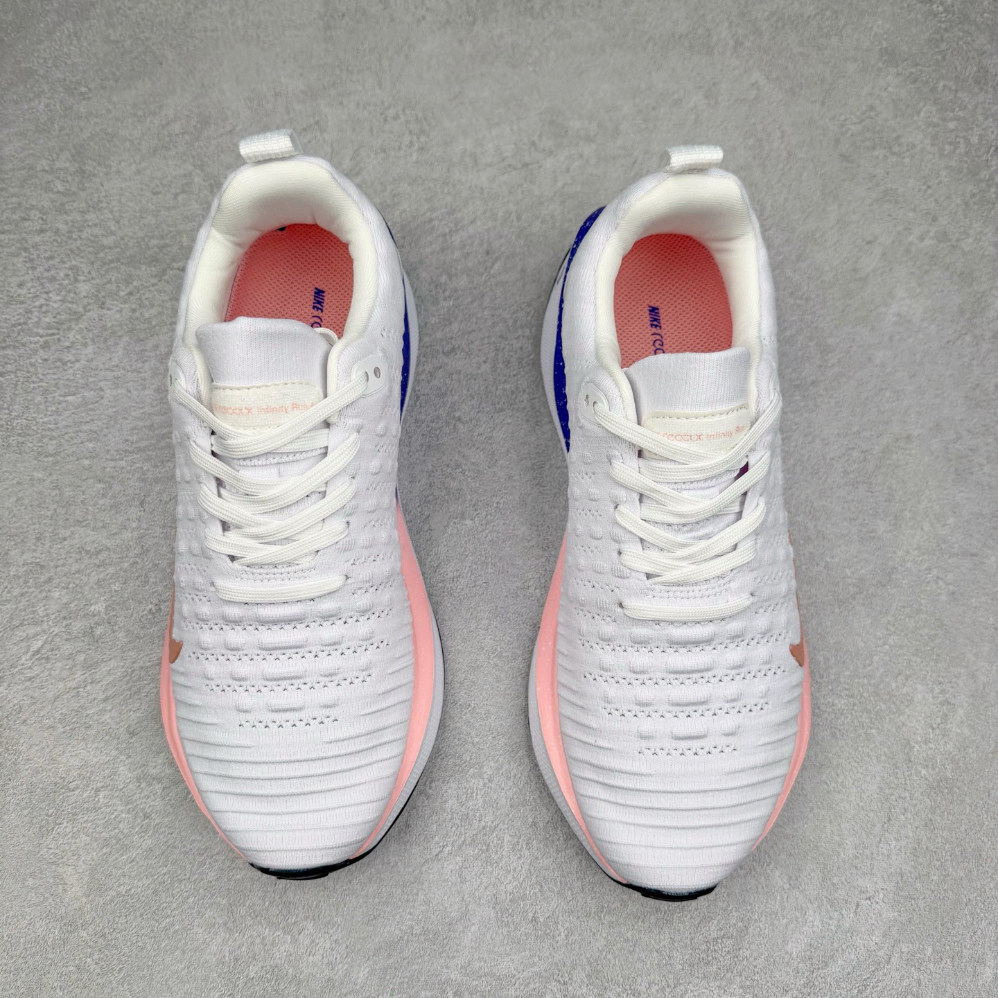 图片[2]-＃福利特价 NK ZoomX Invincible Run Flyknit FK4 不可战胜4代系列轻量飞织低帮休闲运动慢跑鞋 此鞋专为短跑运动员而生 是为 5 至 10 公里距离的赛事和训练打造 整体设计采用流线型的轻质工程网眼材质构成鞋面 并与其他 Running 旗舰鞋款同样搭载全脚掌 ZoomX 缓冲中底 搭配 Pebax 物料与橡胶外底 ZoomX StreakFly 首发配色以Prototype呈现 其灵感是来自开发期间的磨损测试 透过编号的标记与内侧的预期跑步距离突出研发过程 尺码：36 36.5 37.5 38 38.5 39 40 40.5 41 42 42.5 43 44 44.5 45-选品中心