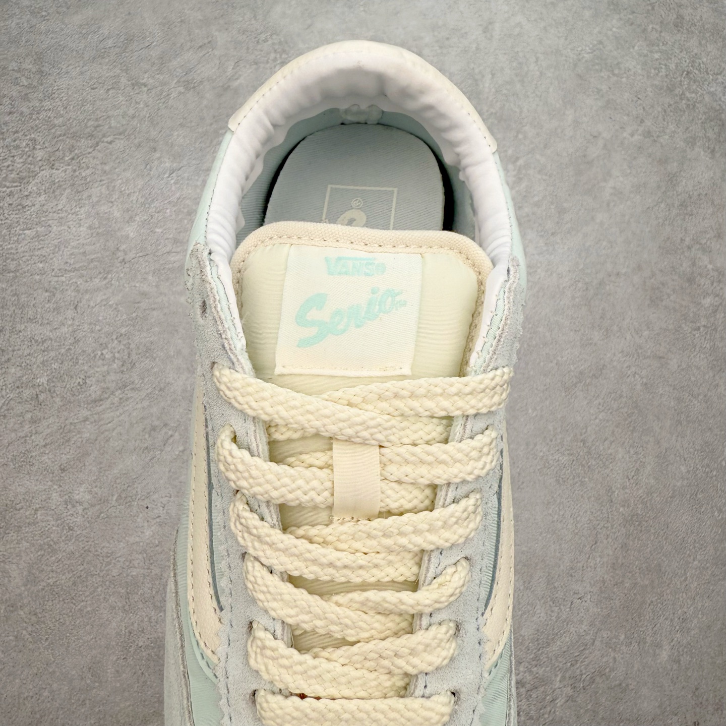 图片[5]-Vans Super Low Pro 浅蓝 官方新款 复古薄底德训鞋系列 以经典Vans Serio为灵感，氛围感樱花粉，与春日街头适配度拉满，一脚踩进浅浅春色。华夫大底搭上 EVA 泡棉科技，脚感舒适怎么Live都生动，轻盈出门！ 货号：VN000D83O3N 尺码：35 36 36.5 37 38 38.5 39 40-选品中心