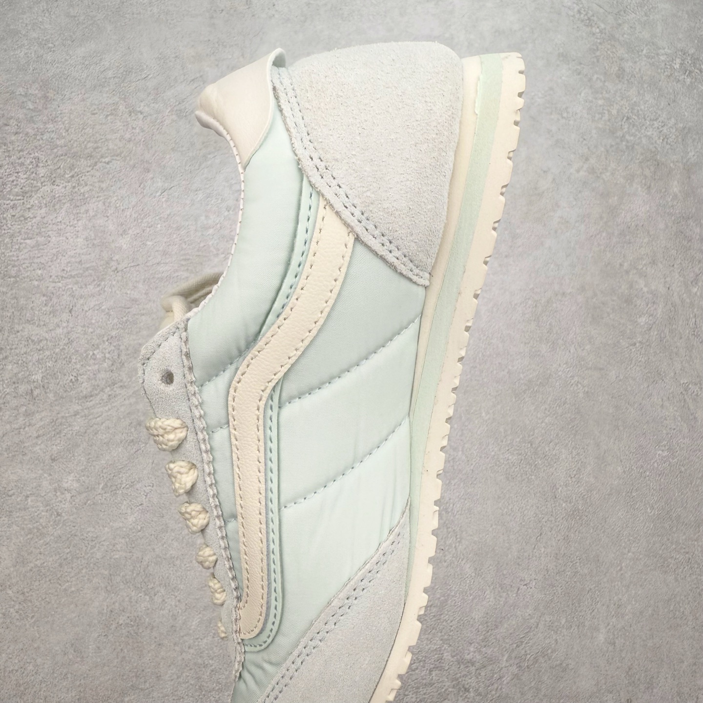 图片[7]-Vans Super Low Pro 浅蓝 官方新款 复古薄底德训鞋系列 以经典Vans Serio为灵感，氛围感樱花粉，与春日街头适配度拉满，一脚踩进浅浅春色。华夫大底搭上 EVA 泡棉科技，脚感舒适怎么Live都生动，轻盈出门！ 货号：VN000D83O3N 尺码：35 36 36.5 37 38 38.5 39 40-选品中心