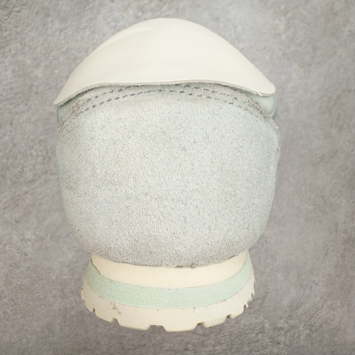 图片[8]-Vans Super Low Pro 浅蓝 官方新款 复古薄底德训鞋系列 以经典Vans Serio为灵感，氛围感樱花粉，与春日街头适配度拉满，一脚踩进浅浅春色。华夫大底搭上 EVA 泡棉科技，脚感舒适怎么Live都生动，轻盈出门！ 货号：VN000D83O3N 尺码：35 36 36.5 37 38 38.5 39 40-选品中心