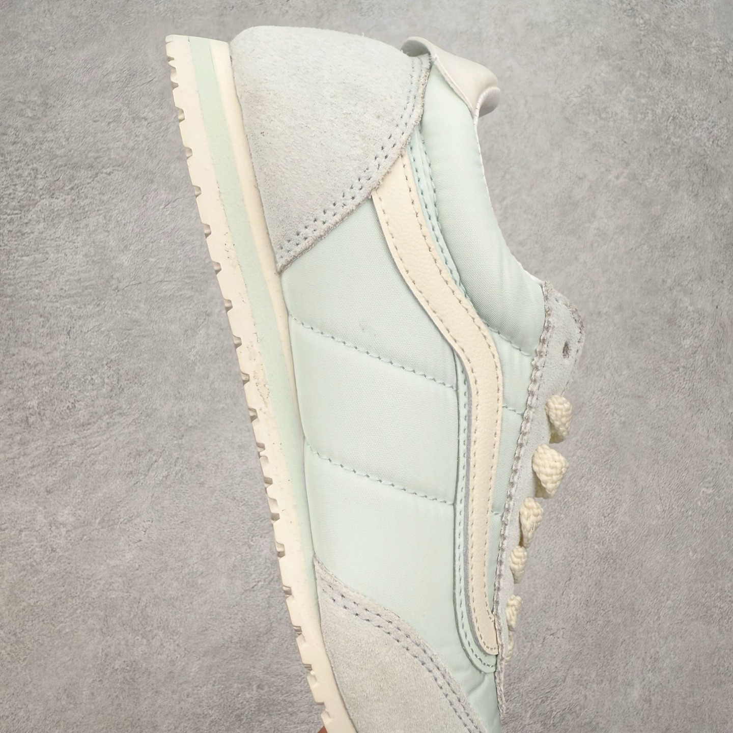 图片[6]-Vans Super Low Pro 浅蓝 官方新款 复古薄底德训鞋系列 以经典Vans Serio为灵感，氛围感樱花粉，与春日街头适配度拉满，一脚踩进浅浅春色。华夫大底搭上 EVA 泡棉科技，脚感舒适怎么Live都生动，轻盈出门！ 货号：VN000D83O3N 尺码：35 36 36.5 37 38 38.5 39 40-选品中心