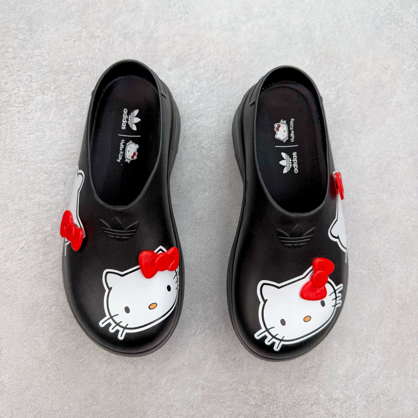 图片[2]-＃DC私人订单 AD Originals AdiFOM Stan Smith Mule 防滑耐磨轻便运动凉鞋穆勒厨师鞋 重金购入原鞋及原档案磨具生产指令开发 鞋头部位凹凸有致 横向大面积波浪纹理 后跟Logo 凹凸明显 轮廓分明 描漆定位精准 公整无偏差不溢出 LOGO内侧钢印清晰工整 原厂磨具全鞋无多余毛边 同源公司EVA粒子环保塑料 原厂指令配方 无任何异味 弹性卡色均保持原鞋一致 匠心打造 鞋口弧度大小 鞋面色泽质感同步原鞋 LOGO内侧钢印清晰工整 中底部分带原厂钢印编号 原厂Ortholite欧斯莱鞋垫 区别掉渣海玻璃鞋垫 吸汗防臭的效果无法相提并论 原厂定制原标 同比ZP 符合人体设计 轻松脚感 一穿即走 这款拖鞋旨在致敬经典的Stan Smith 简约鞋面和后跟细节灵感源于原版 并通过厚实的比例和超光滑的触感 带来现代风格的革新 采用含有甘蔗制成的泡沫材料 心系环保 摆脱绑带或鞋带束缚 易于穿脱 保持舒适 采用天然可再生材料 旨在帮助减少塑料污染 偏小一码 尺码：36 37 38 39 40 41 42 43 44-选品中心