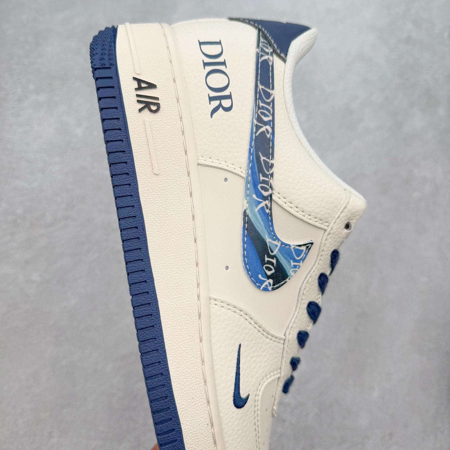 图片[6]-NK Air Force 1´07 Low 空军一号低帮百搭休闲运动板鞋 XS1958-569 柔软、弹性十足的缓震性能和出色的中底设计 横跨复古与现代的外型结合 造就出风靡全球 三十多年的Force 1 直到今天还深受青睐 实拍调校N版已经零色差零失真 百分百还原实物色彩所见即所得 不存在货不对板色差等低级问题 选购参考实物拍摄 不混卖不参货 只用心做好货严格选品 承诺混一赔十 尺码：36 36.5 37.5 38 38.5 39 40 40.5 41 42 42.5 43 44 44.5 45-选品中心