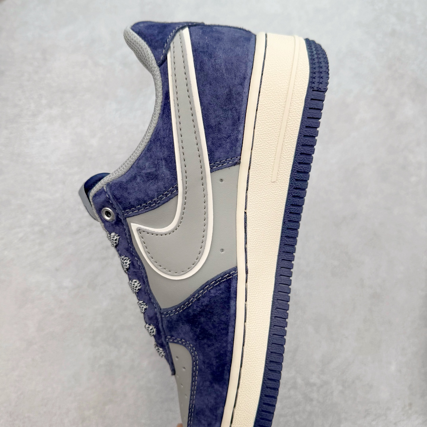 图片[7]-NK Air Force 1´07 Low 空军一号低帮百搭休闲运动板鞋 SJ6698-007 柔软、弹性十足的缓震性能和出色的中底设计 横跨复古与现代的外型结合 造就出风靡全球 三十多年的Force 1 直到今天还深受青睐 实拍调校N版已经零色差零失真 百分百还原实物色彩所见即所得 不存在货不对板色差等低级问题 选购参考实物拍摄 不混卖不参货 只用心做好货严格选品 承诺混一赔十 尺码：36 36.5 37.5 38 38.5 39 40 40.5 41 42 42.5 43 44 44.5 45-选品中心