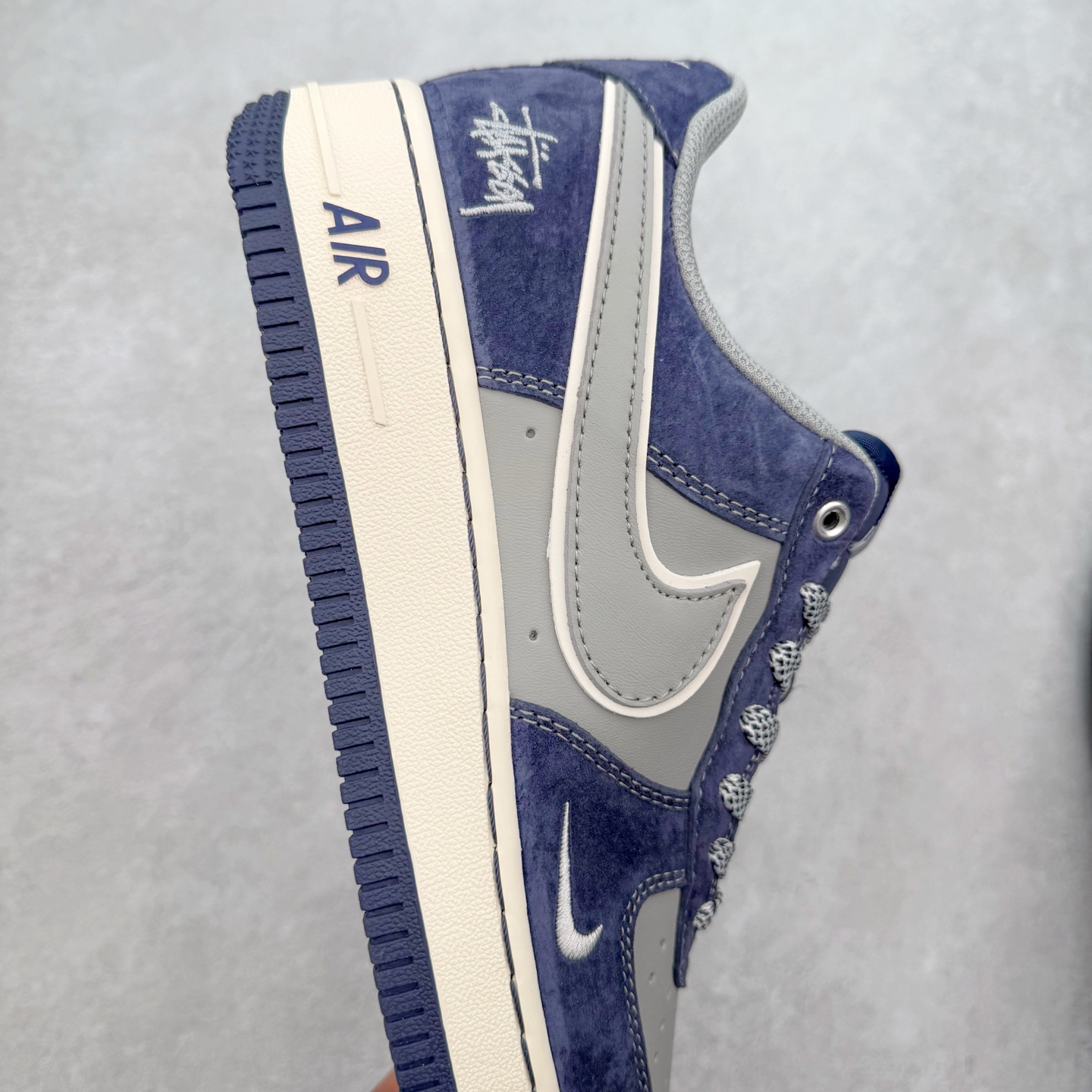 图片[6]-NK Air Force 1´07 Low 空军一号低帮百搭休闲运动板鞋 SJ6698-007 柔软、弹性十足的缓震性能和出色的中底设计 横跨复古与现代的外型结合 造就出风靡全球 三十多年的Force 1 直到今天还深受青睐 实拍调校N版已经零色差零失真 百分百还原实物色彩所见即所得 不存在货不对板色差等低级问题 选购参考实物拍摄 不混卖不参货 只用心做好货严格选品 承诺混一赔十 尺码：36 36.5 37.5 38 38.5 39 40 40.5 41 42 42.5 43 44 44.5 45-选品中心