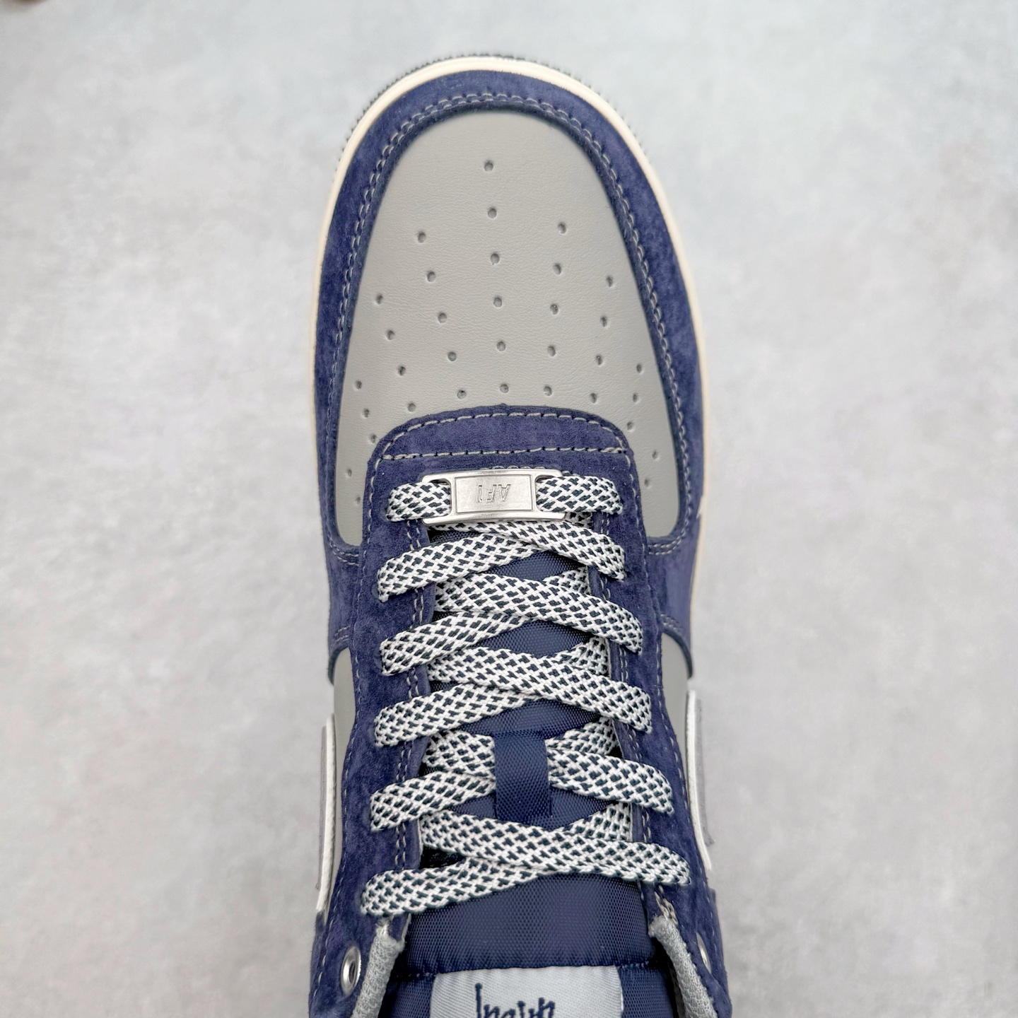 图片[4]-NK Air Force 1´07 Low 空军一号低帮百搭休闲运动板鞋 SJ6698-007 柔软、弹性十足的缓震性能和出色的中底设计 横跨复古与现代的外型结合 造就出风靡全球 三十多年的Force 1 直到今天还深受青睐 实拍调校N版已经零色差零失真 百分百还原实物色彩所见即所得 不存在货不对板色差等低级问题 选购参考实物拍摄 不混卖不参货 只用心做好货严格选品 承诺混一赔十 尺码：36 36.5 37.5 38 38.5 39 40 40.5 41 42 42.5 43 44 44.5 45-选品中心