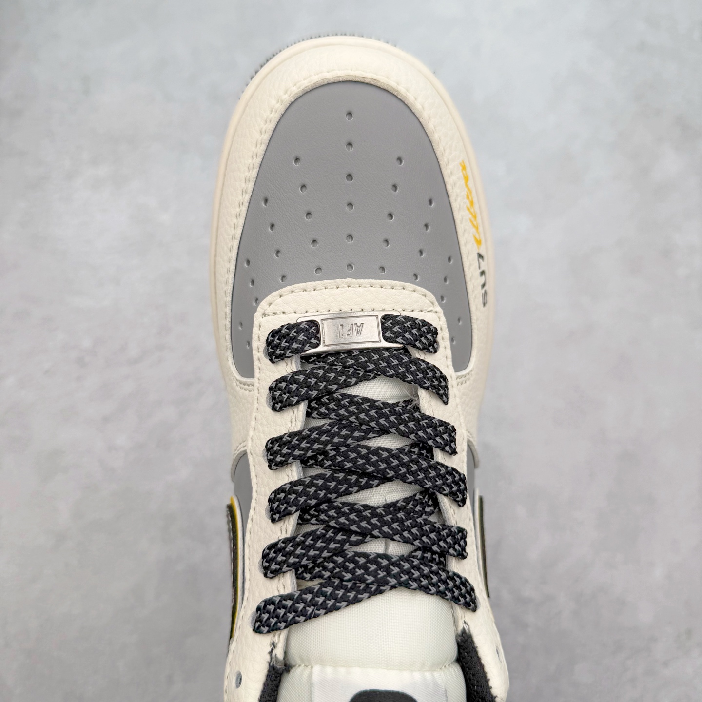 图片[4]-NK Air Force 1´07 Low 空军一号低帮百搭休闲运动板鞋 XX3168-165 柔软、弹性十足的缓震性能和出色的中底设计 横跨复古与现代的外型结合 造就出风靡全球 三十多年的Force 1 直到今天还深受青睐 实拍调校N版已经零色差零失真 百分百还原实物色彩所见即所得 不存在货不对板色差等低级问题 选购参考实物拍摄 不混卖不参货 只用心做好货严格选品 承诺混一赔十 尺码：36 36.5 37.5 38 38.5 39 40 40.5 41 42 42.5 43 44 44.5 45-选品中心