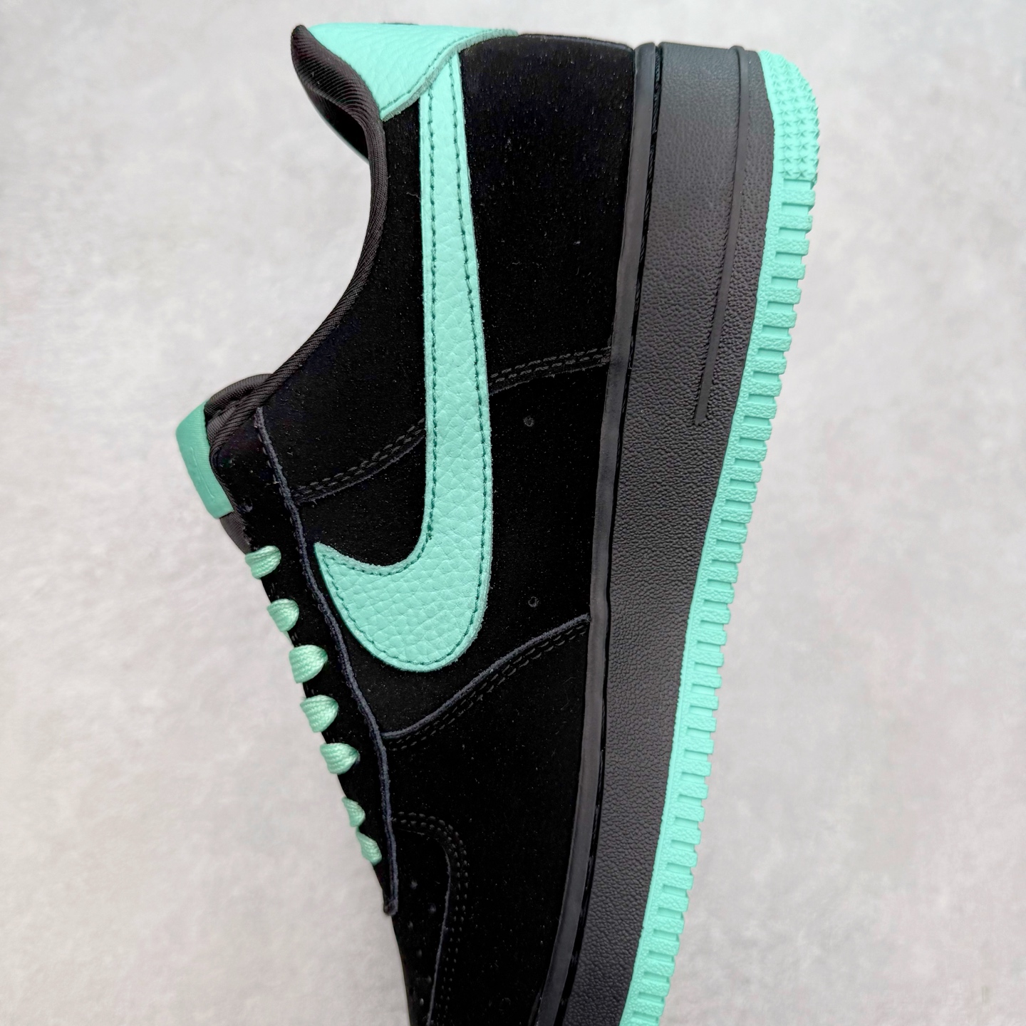 图片[7]-NK Air Force 1´07 Low 空军一号低帮百搭休闲运动板鞋 DF0188-045 柔软、弹性十足的缓震性能和出色的中底设计 横跨复古与现代的外型结合 造就出风靡全球 三十多年的Force 1 直到今天还深受青睐 实拍调校N版已经零色差零失真 百分百还原实物色彩所见即所得 不存在货不对板色差等低级问题 选购参考实物拍摄 不混卖不参货 只用心做好货严格选品 承诺混一赔十 尺码：36 36.5 37.5 38 38.5 39 40 40.5 41 42 42.5 43 44 44.5 45-选品中心