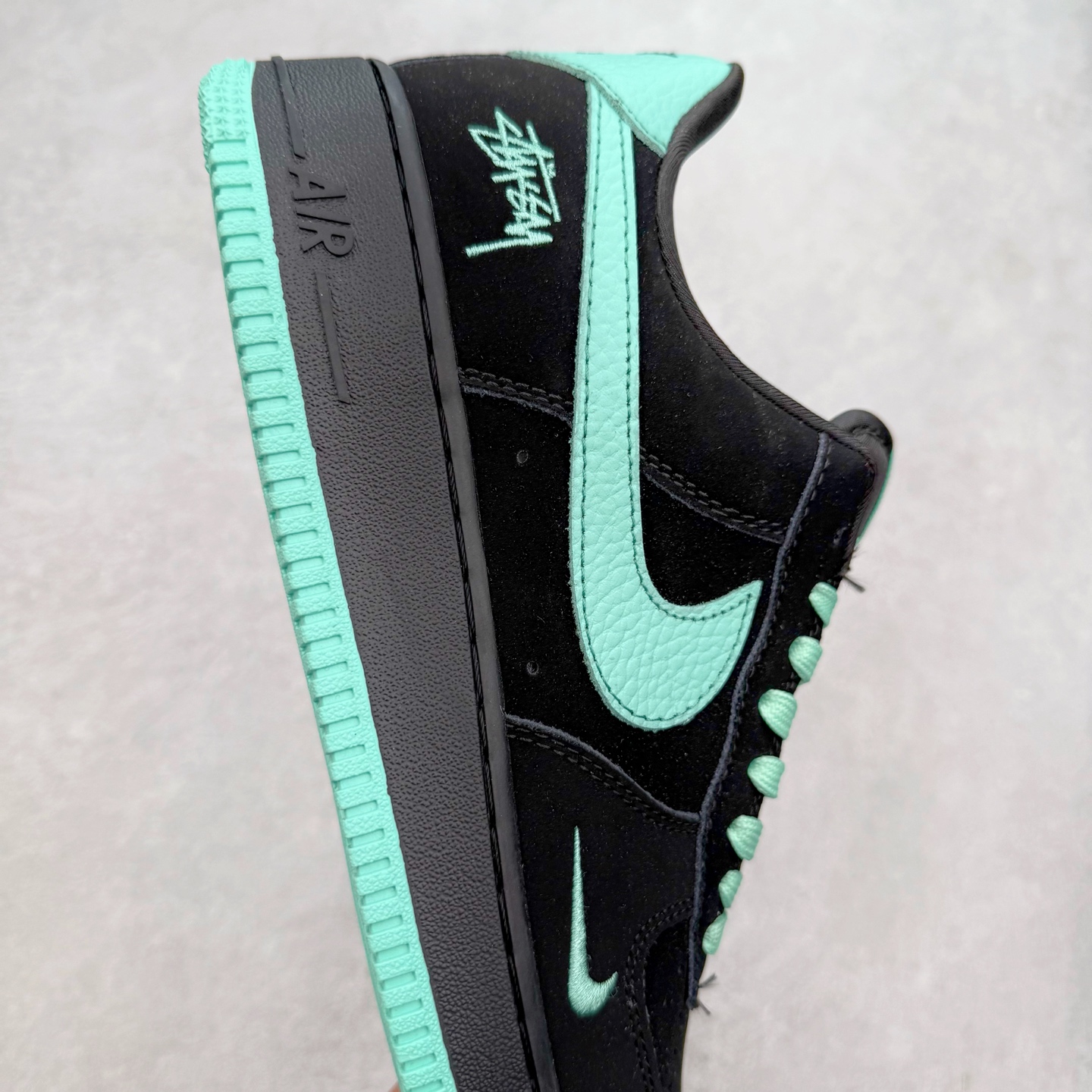 图片[6]-NK Air Force 1´07 Low 空军一号低帮百搭休闲运动板鞋 DF0188-045 柔软、弹性十足的缓震性能和出色的中底设计 横跨复古与现代的外型结合 造就出风靡全球 三十多年的Force 1 直到今天还深受青睐 实拍调校N版已经零色差零失真 百分百还原实物色彩所见即所得 不存在货不对板色差等低级问题 选购参考实物拍摄 不混卖不参货 只用心做好货严格选品 承诺混一赔十 尺码：36 36.5 37.5 38 38.5 39 40 40.5 41 42 42.5 43 44 44.5 45-选品中心