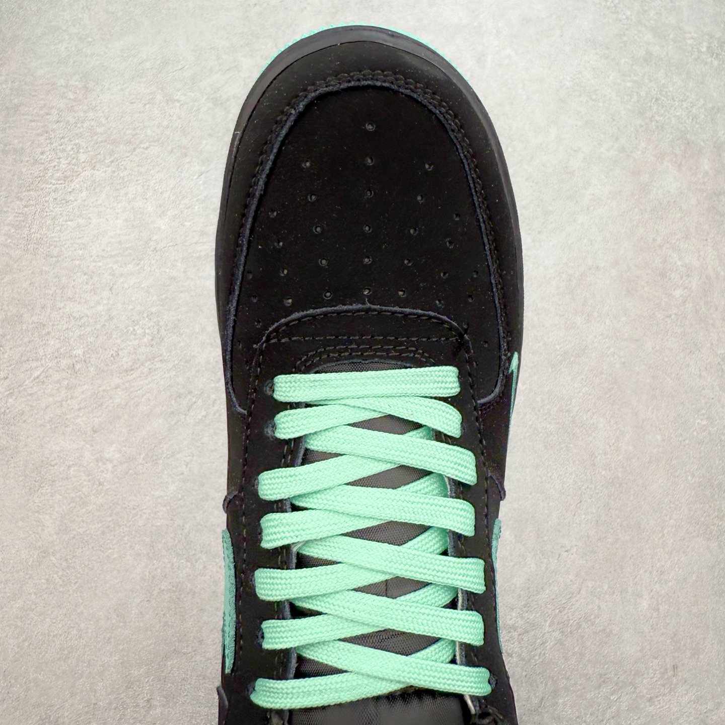 图片[4]-NK Air Force 1´07 Low 空军一号低帮百搭休闲运动板鞋 DF0188-045 柔软、弹性十足的缓震性能和出色的中底设计 横跨复古与现代的外型结合 造就出风靡全球 三十多年的Force 1 直到今天还深受青睐 实拍调校N版已经零色差零失真 百分百还原实物色彩所见即所得 不存在货不对板色差等低级问题 选购参考实物拍摄 不混卖不参货 只用心做好货严格选品 承诺混一赔十 尺码：36 36.5 37.5 38 38.5 39 40 40.5 41 42 42.5 43 44 44.5 45-选品中心