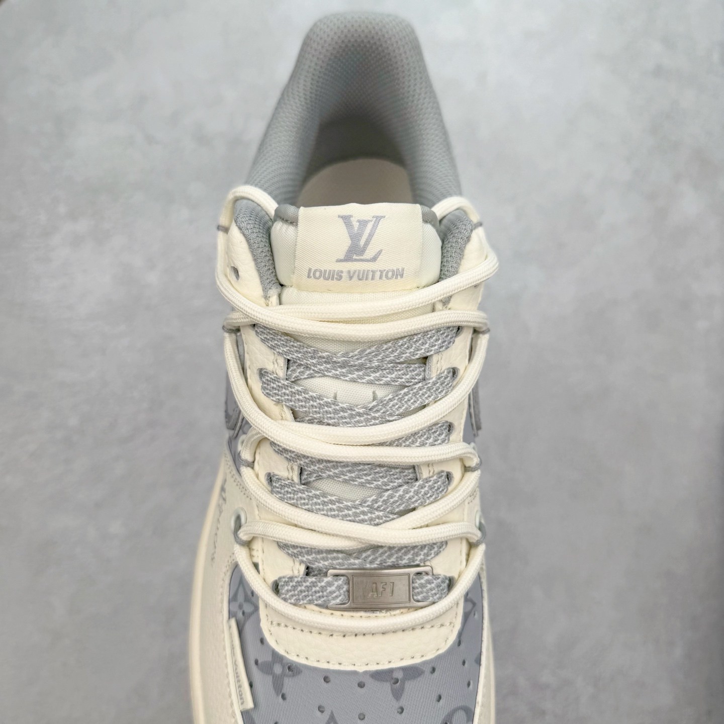 图片[5]-NK Air Force 1´07 Low 空军一号低帮百搭休闲运动板鞋 DM6868-062 柔软、弹性十足的缓震性能和出色的中底设计 横跨复古与现代的外型结合 造就出风靡全球 三十多年的Force 1 直到今天还深受青睐 实拍调校N版已经零色差零失真 百分百还原实物色彩所见即所得 不存在货不对板色差等低级问题 选购参考实物拍摄 不混卖不参货 只用心做好货严格选品 承诺混一赔十 尺码：36 36.5 37.5 38 38.5 39 40 40.5 41 42 42.5 43 44 44.5 45-选品中心