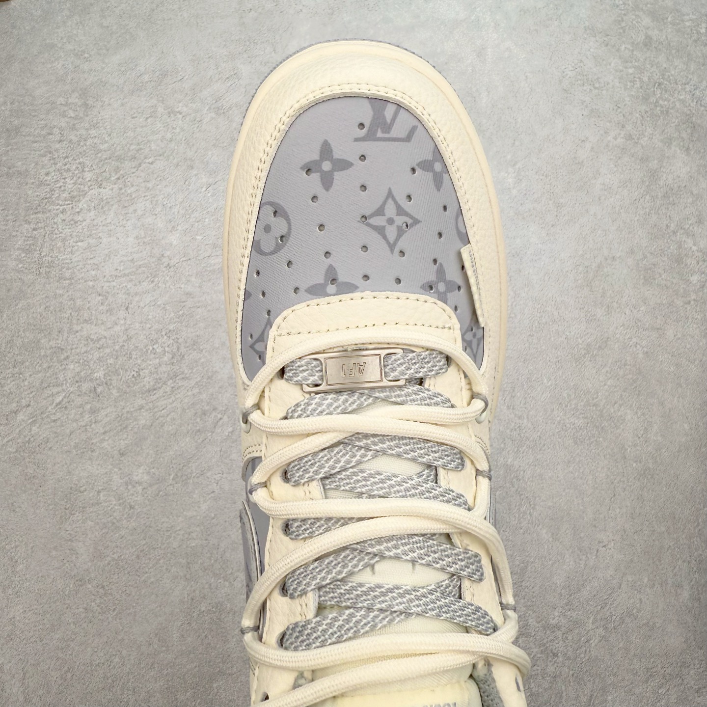 图片[4]-NK Air Force 1´07 Low 空军一号低帮百搭休闲运动板鞋 DM6868-062 柔软、弹性十足的缓震性能和出色的中底设计 横跨复古与现代的外型结合 造就出风靡全球 三十多年的Force 1 直到今天还深受青睐 实拍调校N版已经零色差零失真 百分百还原实物色彩所见即所得 不存在货不对板色差等低级问题 选购参考实物拍摄 不混卖不参货 只用心做好货严格选品 承诺混一赔十 尺码：36 36.5 37.5 38 38.5 39 40 40.5 41 42 42.5 43 44 44.5 45-选品中心