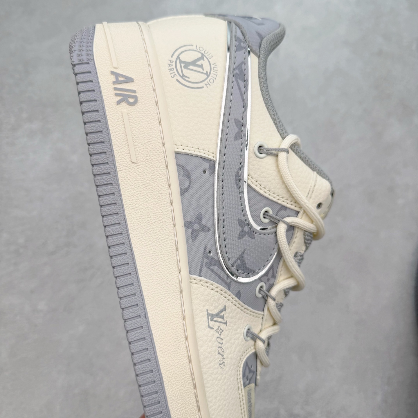 图片[6]-NK Air Force 1´07 Low 空军一号低帮百搭休闲运动板鞋 DM6868-062 柔软、弹性十足的缓震性能和出色的中底设计 横跨复古与现代的外型结合 造就出风靡全球 三十多年的Force 1 直到今天还深受青睐 实拍调校N版已经零色差零失真 百分百还原实物色彩所见即所得 不存在货不对板色差等低级问题 选购参考实物拍摄 不混卖不参货 只用心做好货严格选品 承诺混一赔十 尺码：36 36.5 37.5 38 38.5 39 40 40.5 41 42 42.5 43 44 44.5 45-选品中心