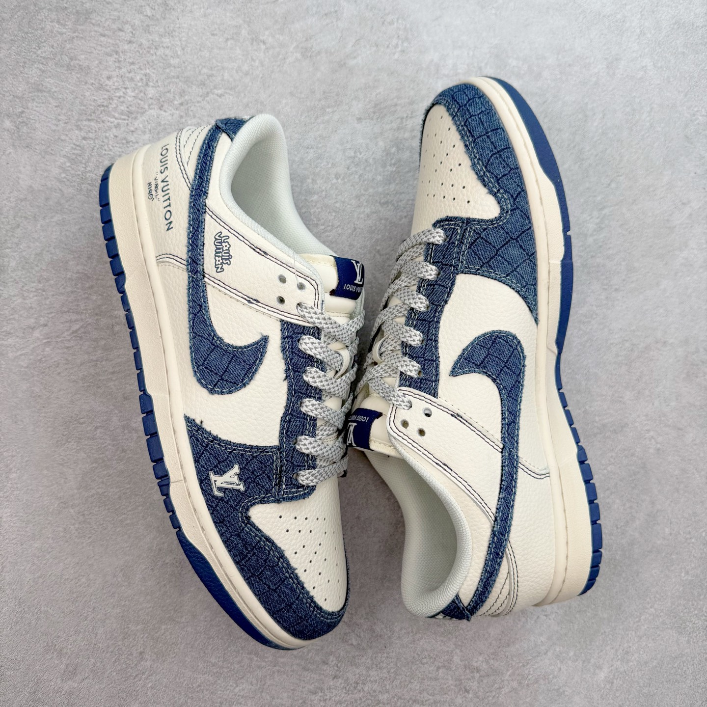 图片[3]-NK Dunk Low 定制配色 FC1688-221 大厂出品 极力推荐 原装头层材料 独家版型蒸餾加工帶來的是更好的视觉和脚感体验大厂纯原品质出货 清洁度 电绣工艺 皮料切割干净无任何毛边 细节完美 实拍调校N版已经零色差零失真 百分百还原实物色彩所见即所得 不存在货不对板色差等低级问题 选购参考实物拍摄 不混卖不参货 只用心做好货严格选品 承诺混一赔十 尺码：36 36.5 37.5 38 38.5 39 40 40.5 41 42 42.5 43 44 44.5 45-选品中心