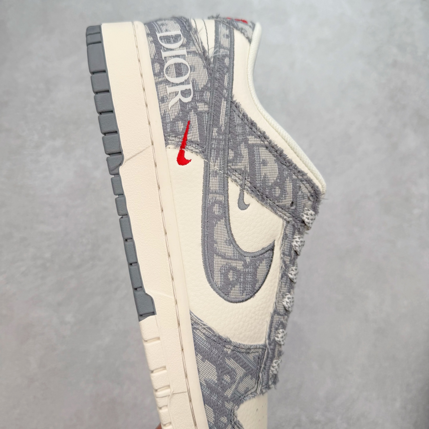 图片[6]-NK Dunk Low 定制配色 FC1688-221 大厂出品 极力推荐 原装头层材料 独家版型蒸餾加工帶來的是更好的视觉和脚感体验大厂纯原品质出货 清洁度 电绣工艺 皮料切割干净无任何毛边 细节完美 实拍调校N版已经零色差零失真 百分百还原实物色彩所见即所得 不存在货不对板色差等低级问题 选购参考实物拍摄 不混卖不参货 只用心做好货严格选品 承诺混一赔十 尺码：36 36.5 37.5 38 38.5 39 40 40.5 41 42 42.5 43 44 44.5 45-选品中心