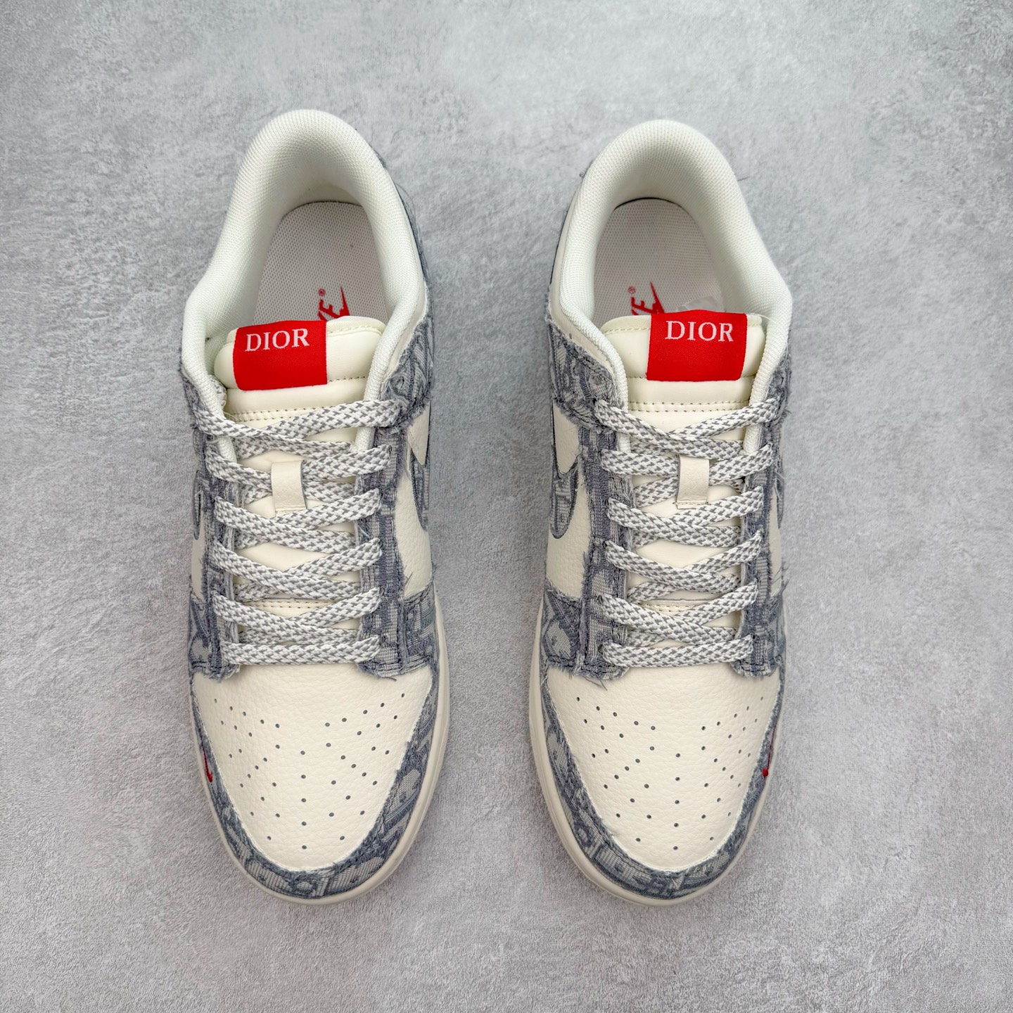 图片[2]-NK Dunk Low 定制配色 FC1688-221 大厂出品 极力推荐 原装头层材料 独家版型蒸餾加工帶來的是更好的视觉和脚感体验大厂纯原品质出货 清洁度 电绣工艺 皮料切割干净无任何毛边 细节完美 实拍调校N版已经零色差零失真 百分百还原实物色彩所见即所得 不存在货不对板色差等低级问题 选购参考实物拍摄 不混卖不参货 只用心做好货严格选品 承诺混一赔十 尺码：36 36.5 37.5 38 38.5 39 40 40.5 41 42 42.5 43 44 44.5 45-选品中心