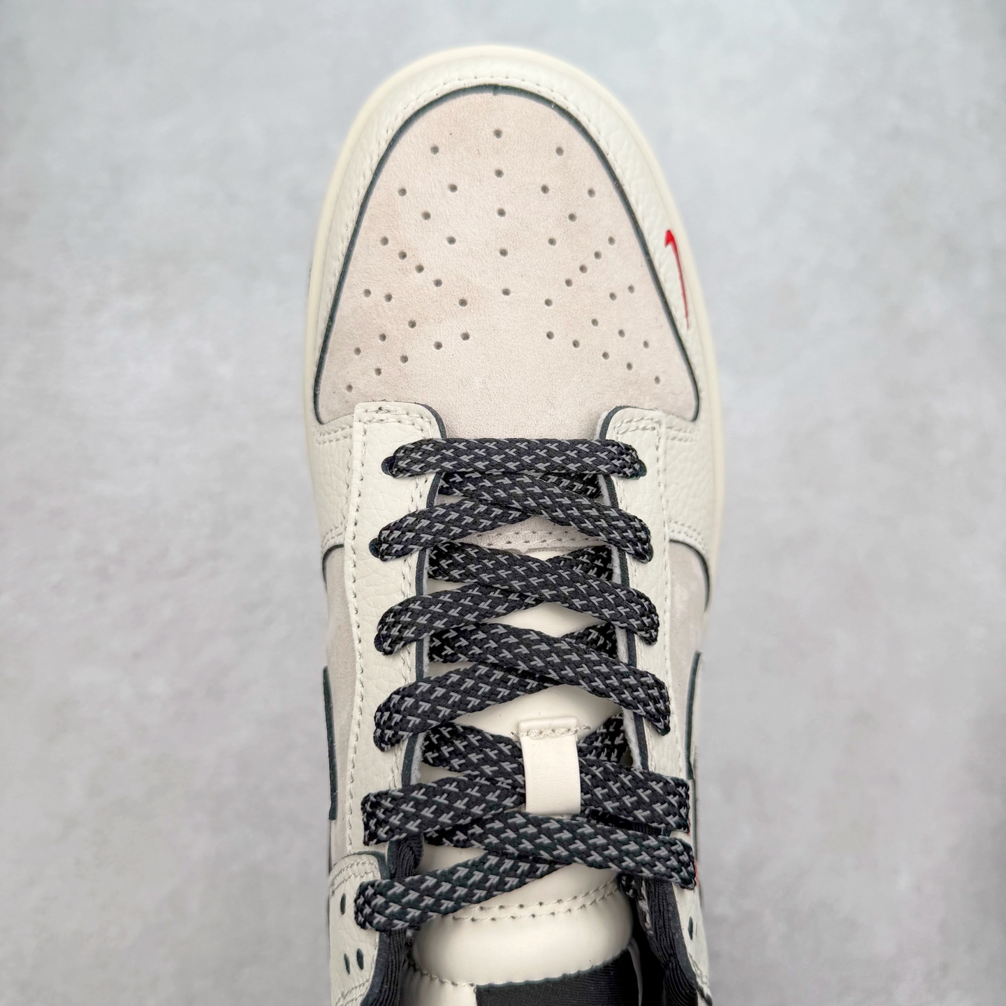 图片[4]-NK Dunk Low 定制配色 SC9207-410 大厂出品 极力推荐 原装头层材料 独家版型蒸餾加工帶來的是更好的视觉和脚感体验大厂纯原品质出货 清洁度 电绣工艺 皮料切割干净无任何毛边 细节完美 实拍调校N版已经零色差零失真 百分百还原实物色彩所见即所得 不存在货不对板色差等低级问题 选购参考实物拍摄 不混卖不参货 只用心做好货严格选品 承诺混一赔十 尺码：36 36.5 37.5 38 38.5 39 40 40.5 41 42 42.5 43 44 44.5 45-选品中心