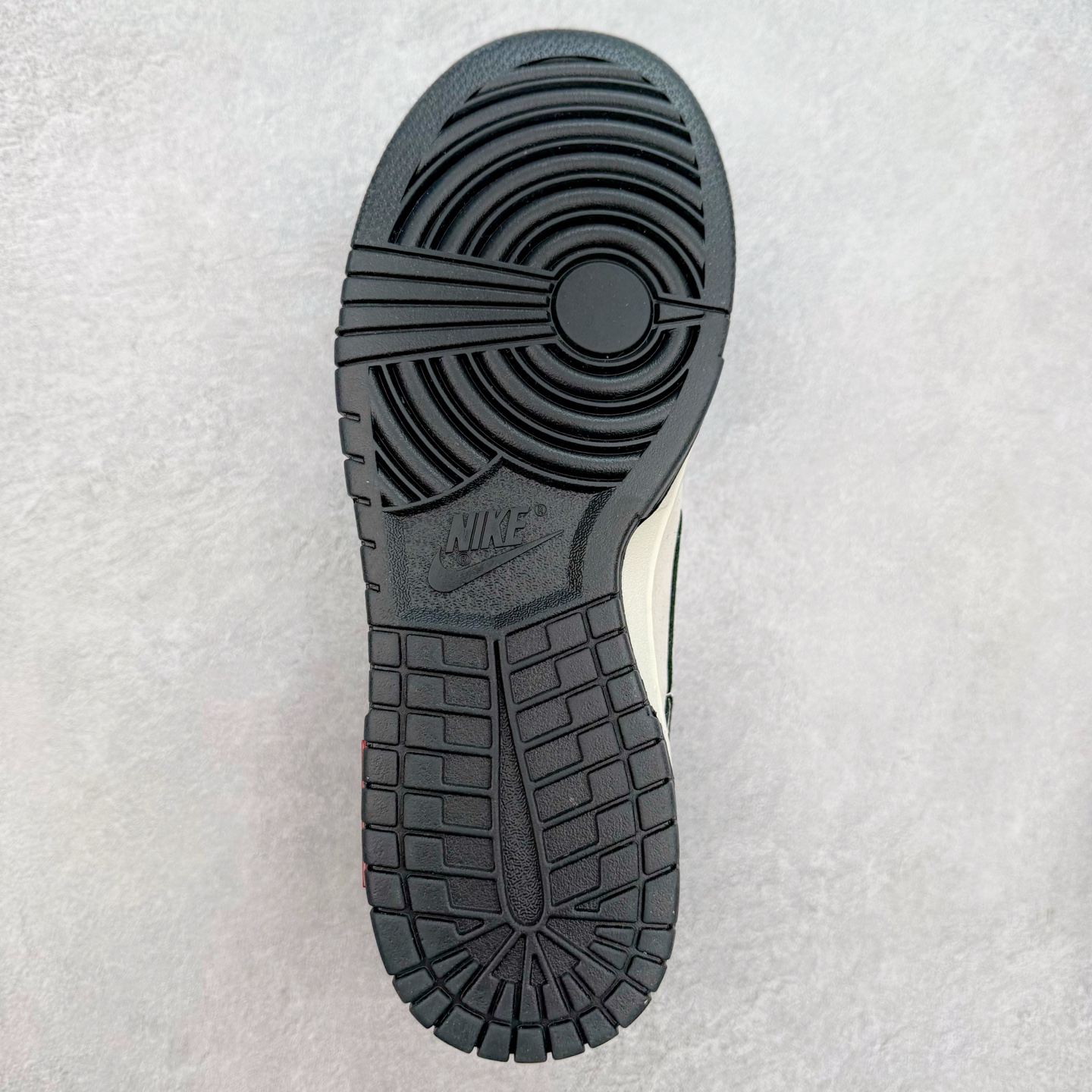 图片[9]-NK Dunk Low 定制配色 SC9207-410 大厂出品 极力推荐 原装头层材料 独家版型蒸餾加工帶來的是更好的视觉和脚感体验大厂纯原品质出货 清洁度 电绣工艺 皮料切割干净无任何毛边 细节完美 实拍调校N版已经零色差零失真 百分百还原实物色彩所见即所得 不存在货不对板色差等低级问题 选购参考实物拍摄 不混卖不参货 只用心做好货严格选品 承诺混一赔十 尺码：36 36.5 37.5 38 38.5 39 40 40.5 41 42 42.5 43 44 44.5 45-选品中心