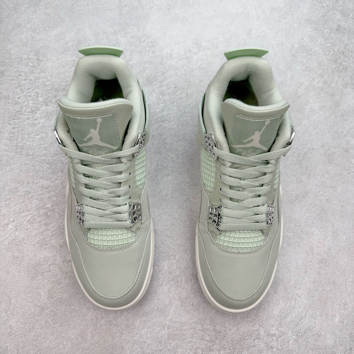 图片[2]-＃C版 Air Jordan AJ4 \\\”Seafoam\\\” 薄荷绿 HV0823-003 口碑大厂出品 原纸板楦头开发 性价比版本 定价合理 定制优质皮料 完美鞋型匹配公司货 正确TPU鞋舌锁扣 最新原厂底模 大底卡色咬花完美 鞋柜必备鞋款 终端现货供应 男女鞋尺码：36 36.5 37.5 38 38.5 39 40 40.5 41 42 42.5 43 44 44.5 45 46 47.5-选品中心