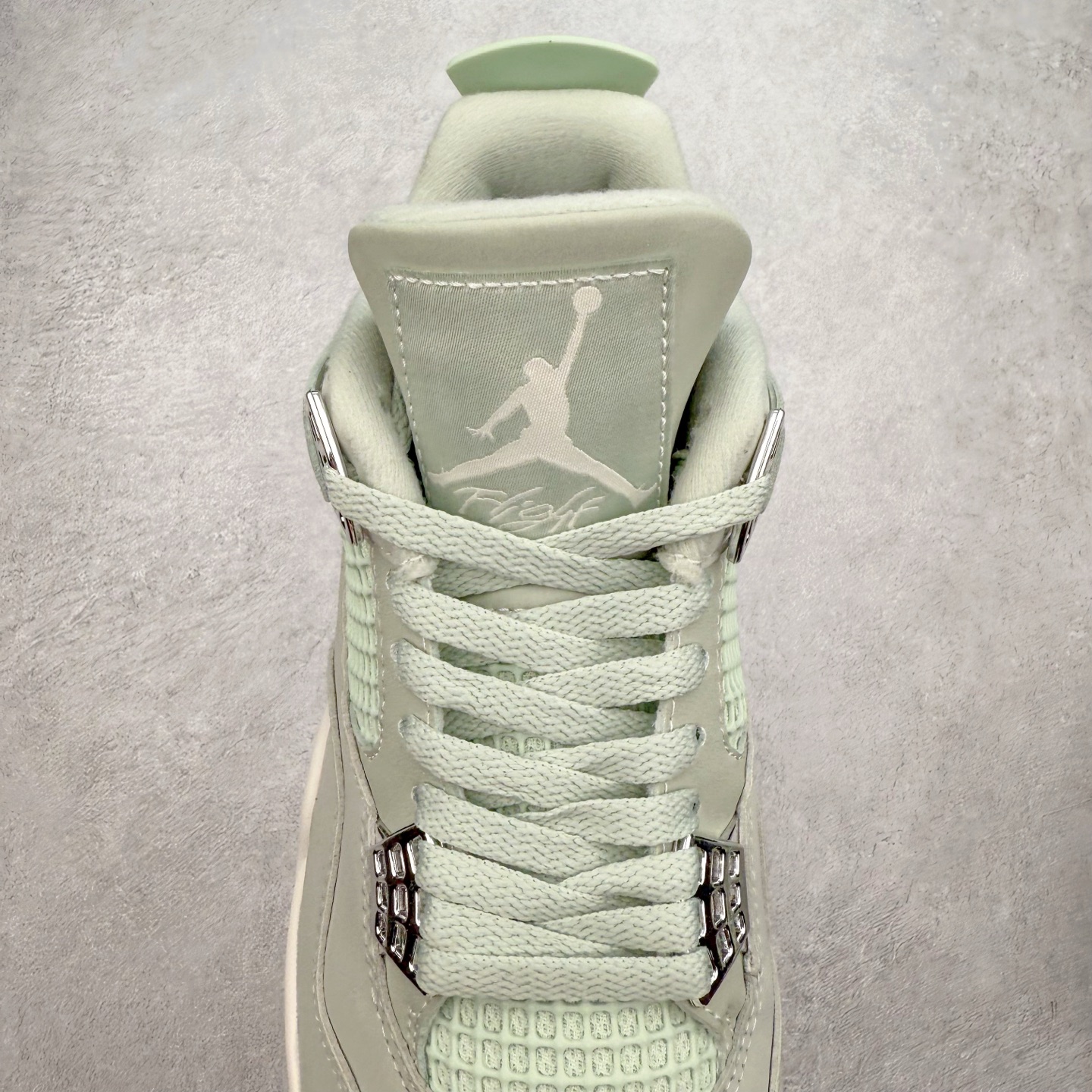 图片[5]-＃C版 Air Jordan AJ4 \\\”Seafoam\\\” 薄荷绿 HV0823-003 口碑大厂出品 原纸板楦头开发 性价比版本 定价合理 定制优质皮料 完美鞋型匹配公司货 正确TPU鞋舌锁扣 最新原厂底模 大底卡色咬花完美 鞋柜必备鞋款 终端现货供应 男女鞋尺码：36 36.5 37.5 38 38.5 39 40 40.5 41 42 42.5 43 44 44.5 45 46 47.5-选品中心