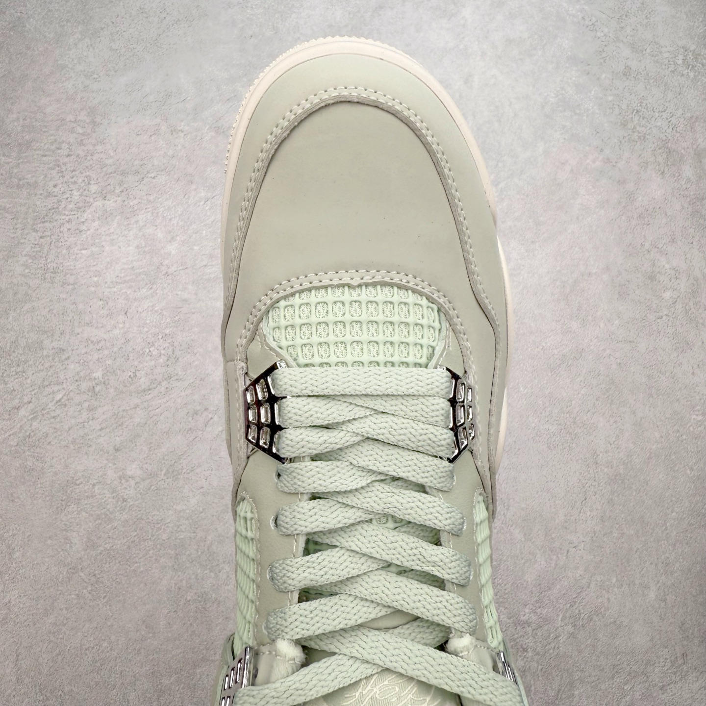 图片[4]-＃C版 Air Jordan AJ4 \\\”Seafoam\\\” 薄荷绿 HV0823-003 口碑大厂出品 原纸板楦头开发 性价比版本 定价合理 定制优质皮料 完美鞋型匹配公司货 正确TPU鞋舌锁扣 最新原厂底模 大底卡色咬花完美 鞋柜必备鞋款 终端现货供应 男女鞋尺码：36 36.5 37.5 38 38.5 39 40 40.5 41 42 42.5 43 44 44.5 45 46 47.5-选品中心