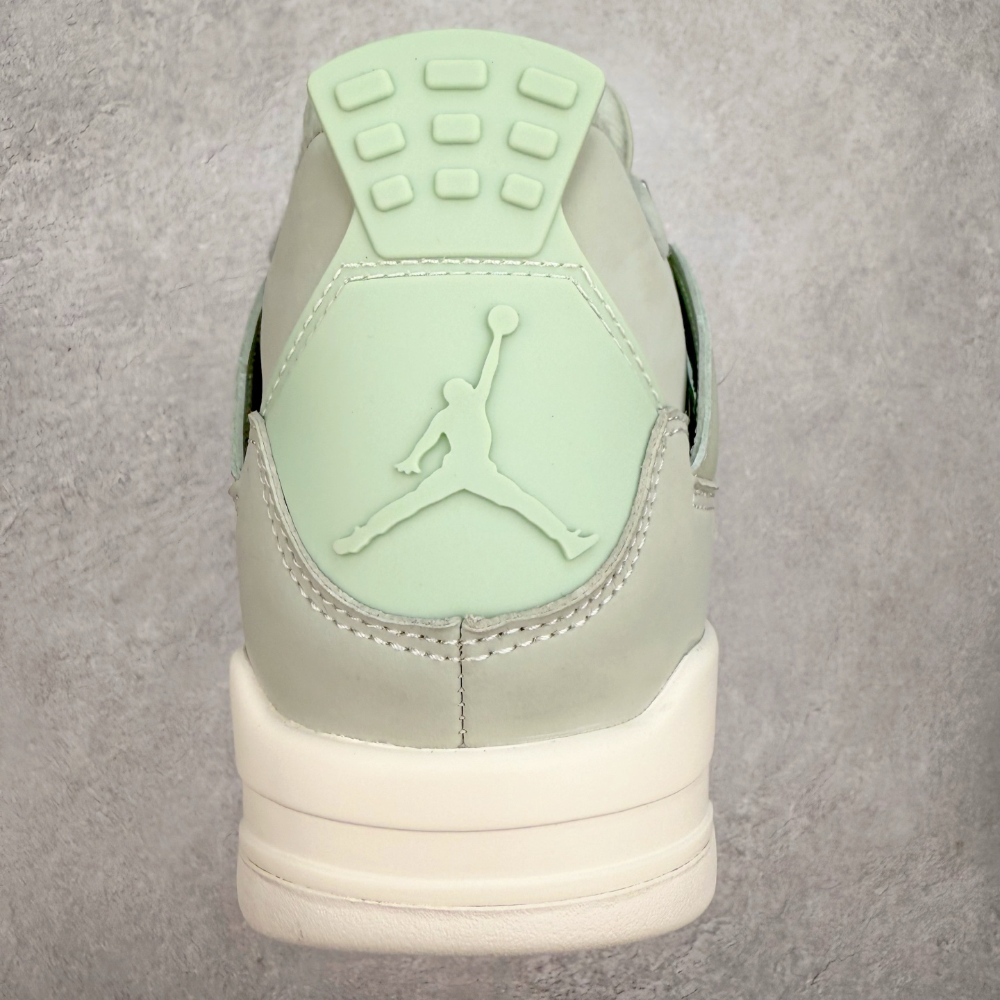 图片[8]-＃C版 Air Jordan AJ4 \\\”Seafoam\\\” 薄荷绿 HV0823-003 口碑大厂出品 原纸板楦头开发 性价比版本 定价合理 定制优质皮料 完美鞋型匹配公司货 正确TPU鞋舌锁扣 最新原厂底模 大底卡色咬花完美 鞋柜必备鞋款 终端现货供应 男女鞋尺码：36 36.5 37.5 38 38.5 39 40 40.5 41 42 42.5 43 44 44.5 45 46 47.5-选品中心