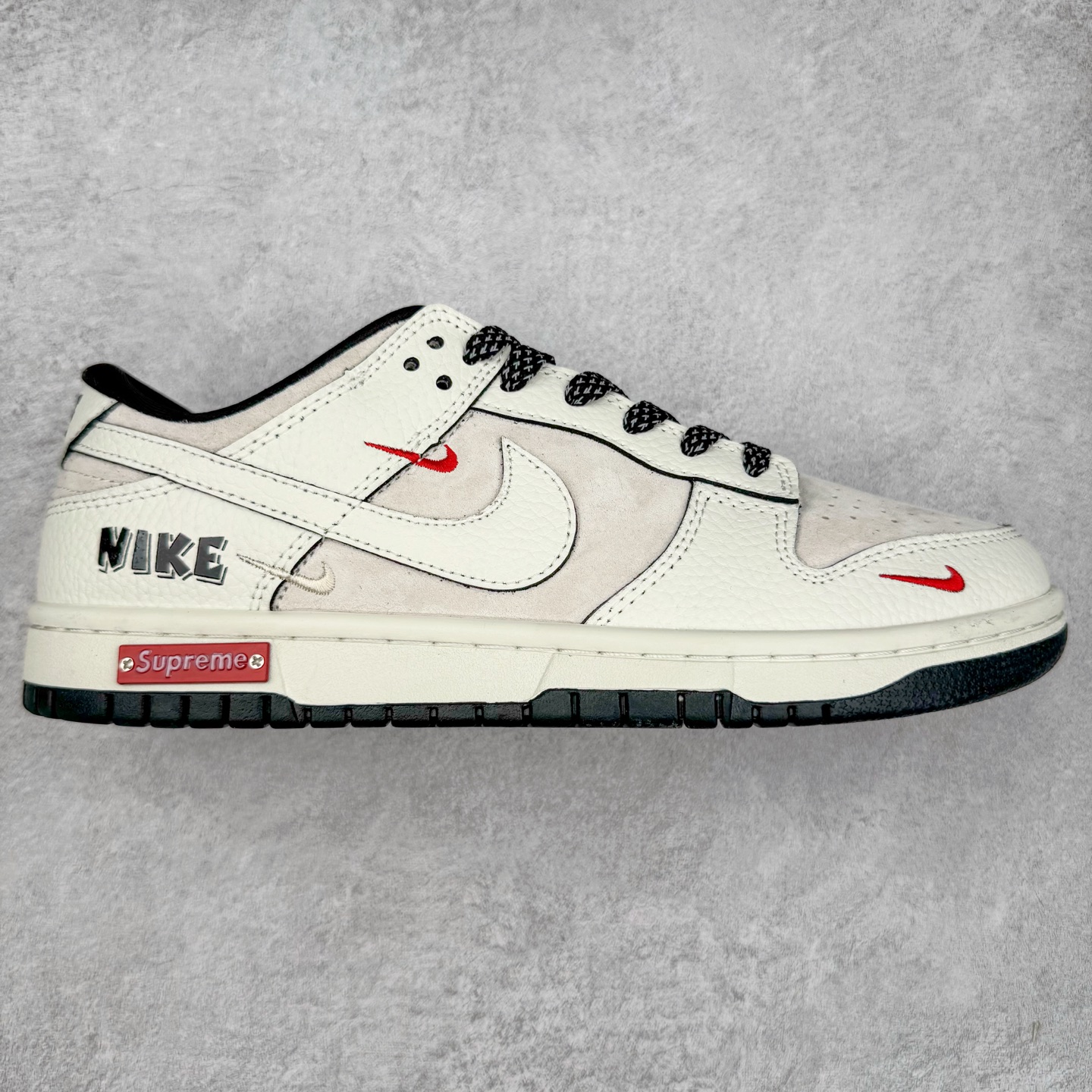 NK Dunk Low 定制配色 SC9207-410 大厂出品 极力推荐 原装头层材料 独家版型蒸餾加工帶來的是更好的视觉和脚感体验大厂纯原品质出货 清洁度 电绣工艺 皮料切割干净无任何毛边 细节完美 实拍调校N版已经零色差零失真 百分百还原实物色彩所见即所得 不存在货不对板色差等低级问题 选购参考实物拍摄 不混卖不参货 只用心做好货严格选品 承诺混一赔十 尺码：36 36.5 37.5 38 38.5 39 40 40.5 41 42 42.5 43 44 44.5 45-选品中心