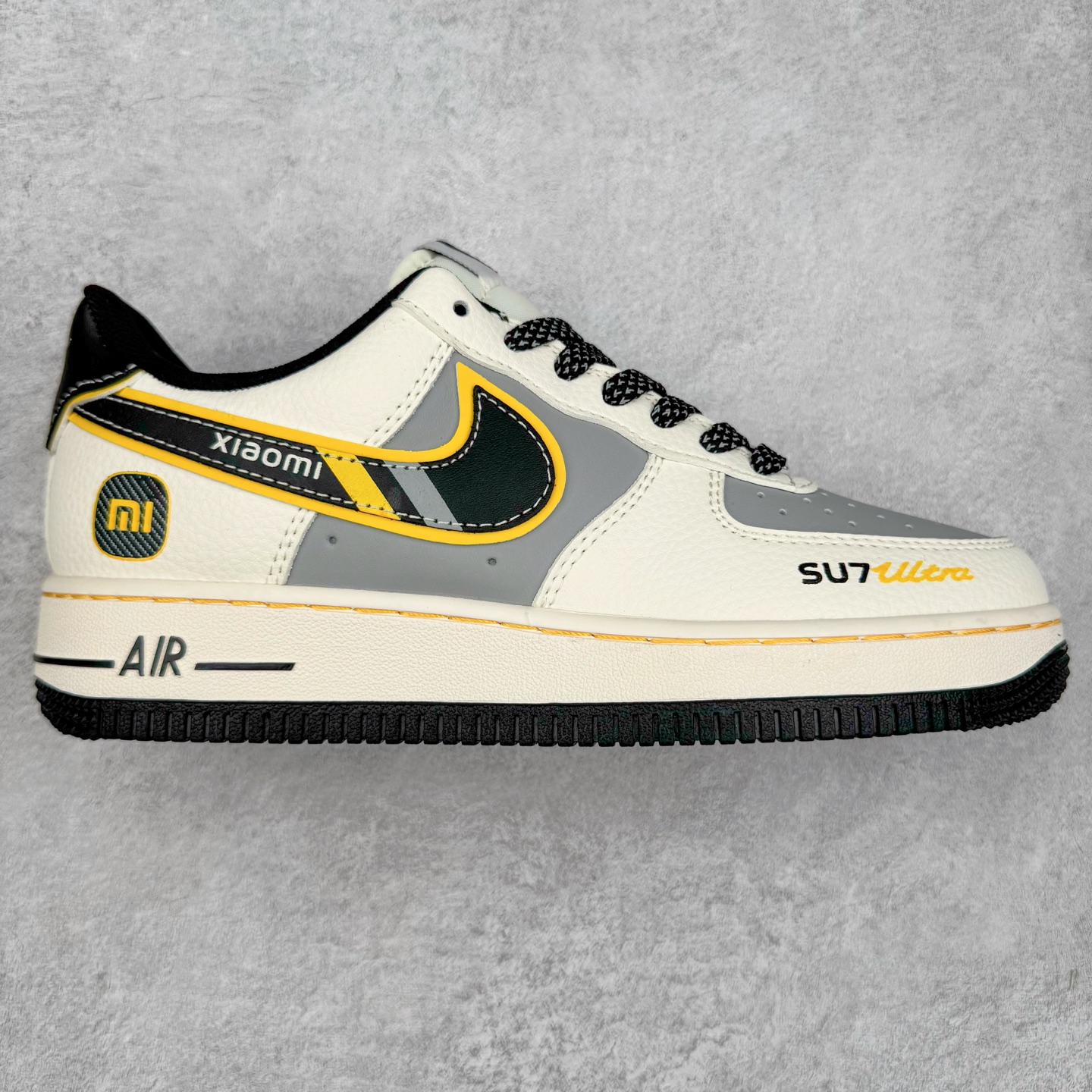 NK Air Force 1´07 Low 空军一号低帮百搭休闲运动板鞋 XX3168-165 柔软、弹性十足的缓震性能和出色的中底设计 横跨复古与现代的外型结合 造就出风靡全球 三十多年的Force 1 直到今天还深受青睐 实拍调校N版已经零色差零失真 百分百还原实物色彩所见即所得 不存在货不对板色差等低级问题 选购参考实物拍摄 不混卖不参货 只用心做好货严格选品 承诺混一赔十 尺码：36 36.5 37.5 38 38.5 39 40 40.5 41 42 42.5 43 44 44.5 45-选品中心