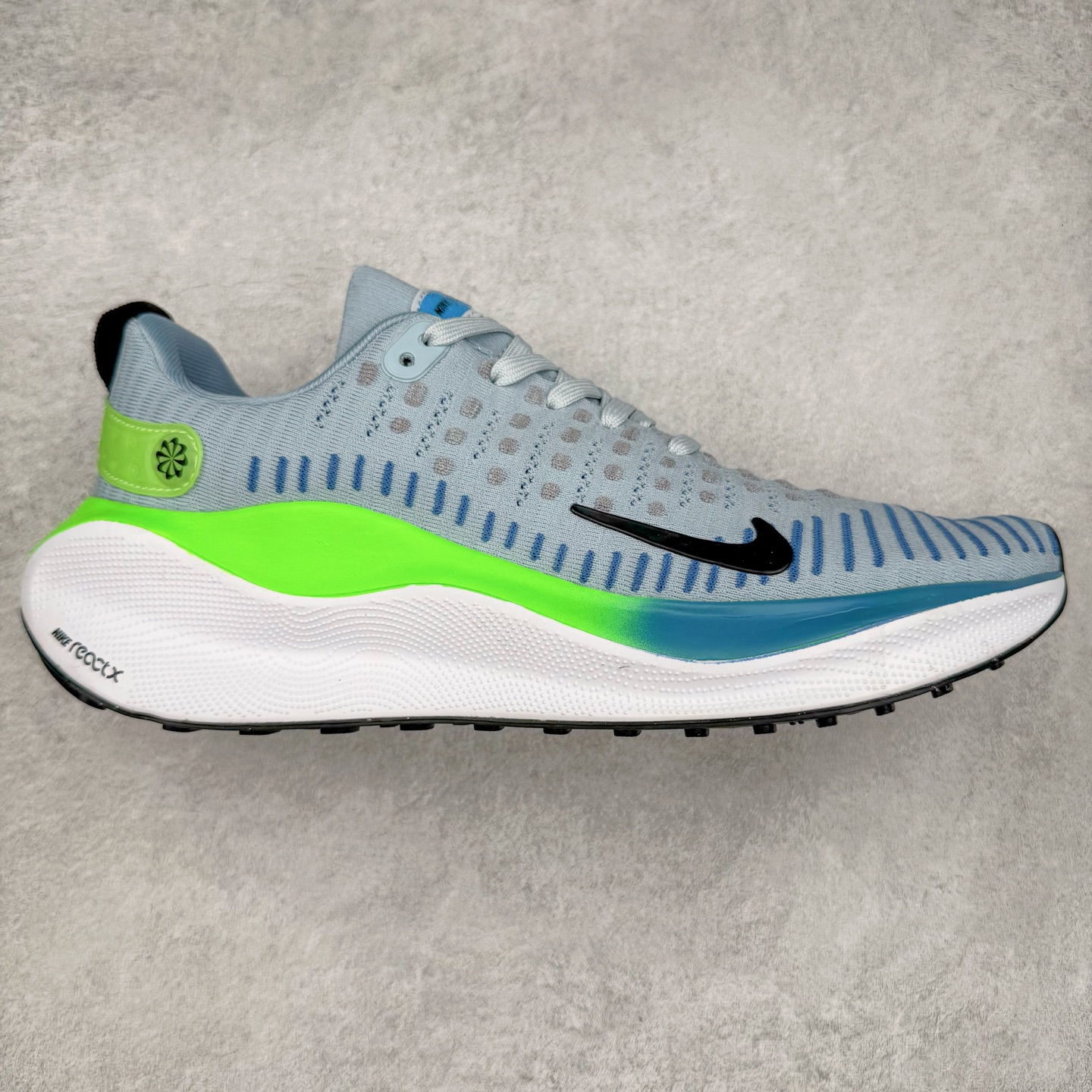 图片[7]-＃福利特价 NK ZoomX Invincible Run Flyknit FK4 不可战胜4代系列轻量飞织低帮休闲运动慢跑鞋 此鞋专为短跑运动员而生 是为 5 至 10 公里距离的赛事和训练打造 整体设计采用流线型的轻质工程网眼材质构成鞋面 并与其他 Running 旗舰鞋款同样搭载全脚掌 ZoomX 缓冲中底 搭配 Pebax 物料与橡胶外底 ZoomX StreakFly 首发配色以Prototype呈现 其灵感是来自开发期间的磨损测试 透过编号的标记与内侧的预期跑步距离突出研发过程 尺码：36 36.5 37.5 38 38.5 39 40 40.5 41 42 42.5 43 44 44.5 45-选品中心