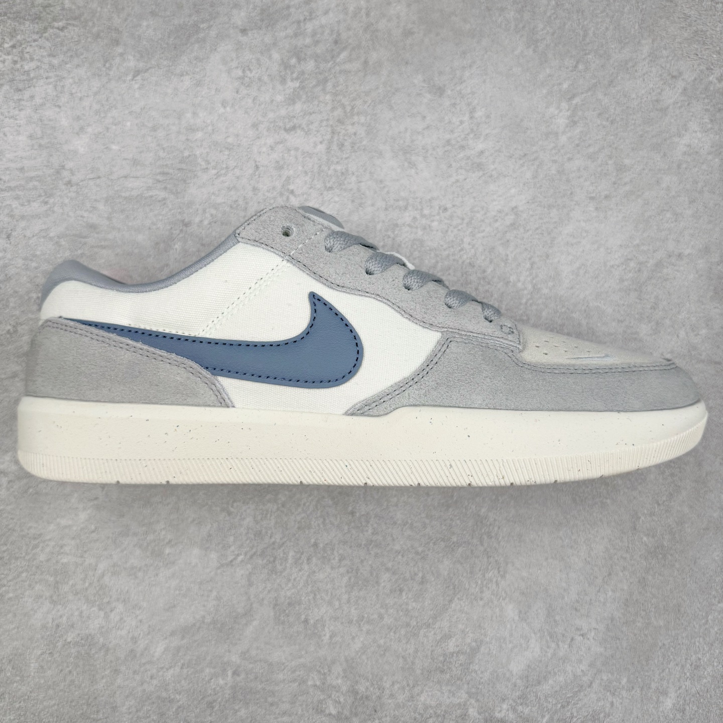 NK SB Force 58 空军58系列低帮休闲运动滑板板鞋 IH0636-141 鞋面由帆布和麂皮拼接 层次感丰富 搭配硫化外底 耐磨耐穿 鞋舌及中底后跟处饰有SB Logo 表明鞋款身份 采用包边设计 经久耐穿 硫化结构则有效提升灵活性 穿上这款全新推出的创意力作 助你耀动街头 尺码:36 36.5 37.5 38 38.5 39 40 40.5 41 42 42.5 43 44 45-选品中心