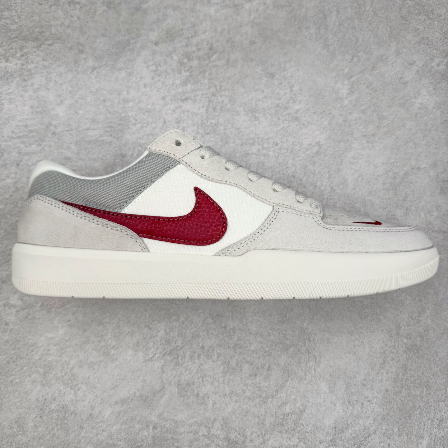 NK SB Force 58 空军58系列低帮休闲运动滑板板鞋 FQ7637-001 鞋面由帆布和麂皮拼接 层次感丰富 搭配硫化外底 耐磨耐穿 鞋舌及中底后跟处饰有SB Logo 表明鞋款身份 采用包边设计 经久耐穿 硫化结构则有效提升灵活性 穿上这款全新推出的创意力作 助你耀动街头 尺码:36 36.5 37.5 38 38.5 39 40 40.5 41 42 42.5 43 44 45-选品中心