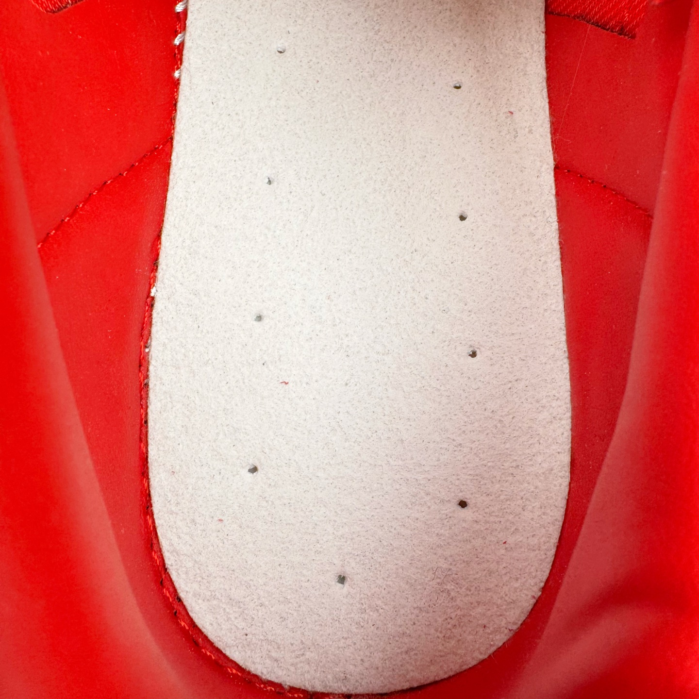 图片[12]-＃HP纯原 AD Original Gazelle Trainers 瞪羚室内鞋系列低帮复古百搭休闲运动德训风板鞋 JI2756 高端零售特供批次 原厂定制长毛翻毛皮组合环保纤维革鞋面材质 内置环保海玻璃鞋垫 外置RB橡胶大底 产品品控稳定性领先行业 原厂全套原楦原纸板冲刀磨具开发 原厂皮料加持 原厂港宝加持定型后跟R度完美 将复古进行到底 简约流畅 三十年不变经典 这款Gazelle运动鞋 无论面料、配色、质感或设计 都只在重现其1991年原款的经典 皮革鞋面 撞色三条纹和鞋跟标的设计 力求呈现90年代的经典复古风潮 Samba火热的同时 也带动了其它的复古鞋型 Gazelle便是其中一只 Gazelle Indoor拥有包边更宽的T字型鞋头 更好的保护运动员的前掌 浓浓的复古氛围感 非常适合现在流行的Cleanfit风格 尺码：35.5 36 36⅔ 37⅓ 38 38⅔ 39⅓ 40 40⅔ 41⅓ 42 42⅔ 43⅓ 44 44⅔ 45-选品中心