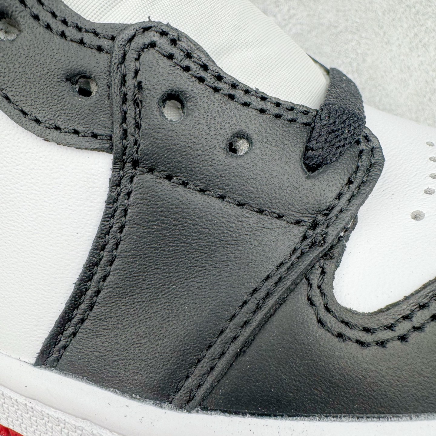 Air Jordan 1 Retro High Black Toe - Classic Style & Premium Comfort 15 i1745215987492 3407 0 12