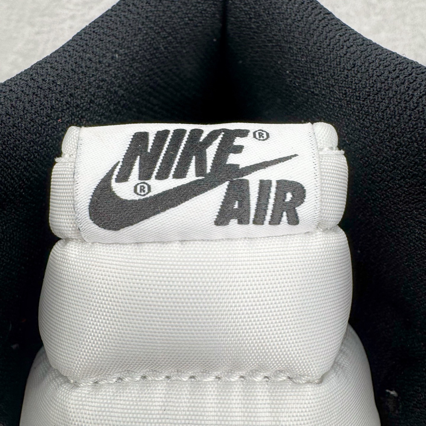 Air Jordan 1 Retro High Black Toe - Classic Style & Premium Comfort 11 i1745215987493 8522 0 8