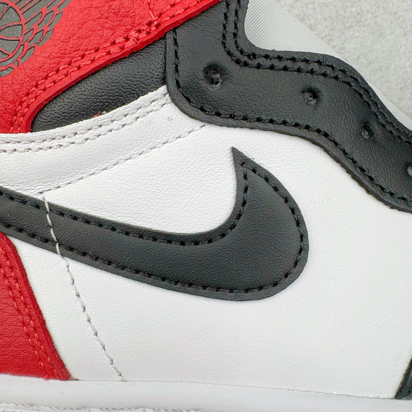 Air Jordan 1 Retro High Black Toe - Classic Style & Premium Comfort 14 i1745215990580 9359 0 11
