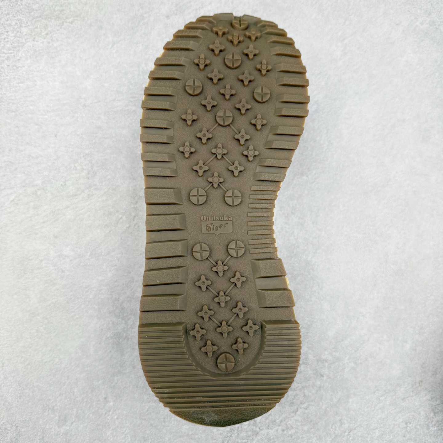 图片[9]-鬼塚虎/Onitsuka Tiger MOAGE CO Low 摩纳哥CO系列低帮厚底复古经典百搭休闲慢跑鞋 #升级原楦原纸版开发版型 #采用翻毛皮组合网织织物鞋面材质 #内嵌OrthoLite(欧索莱)透气吸汗鞋垫贴 #外置环保双层切片组合轻质防滑橡胶外底❗️ 尺码：36 37 37.5 38 39 39.5 40 40.5 41.5 42 42.5 43.5 44 45-选品中心