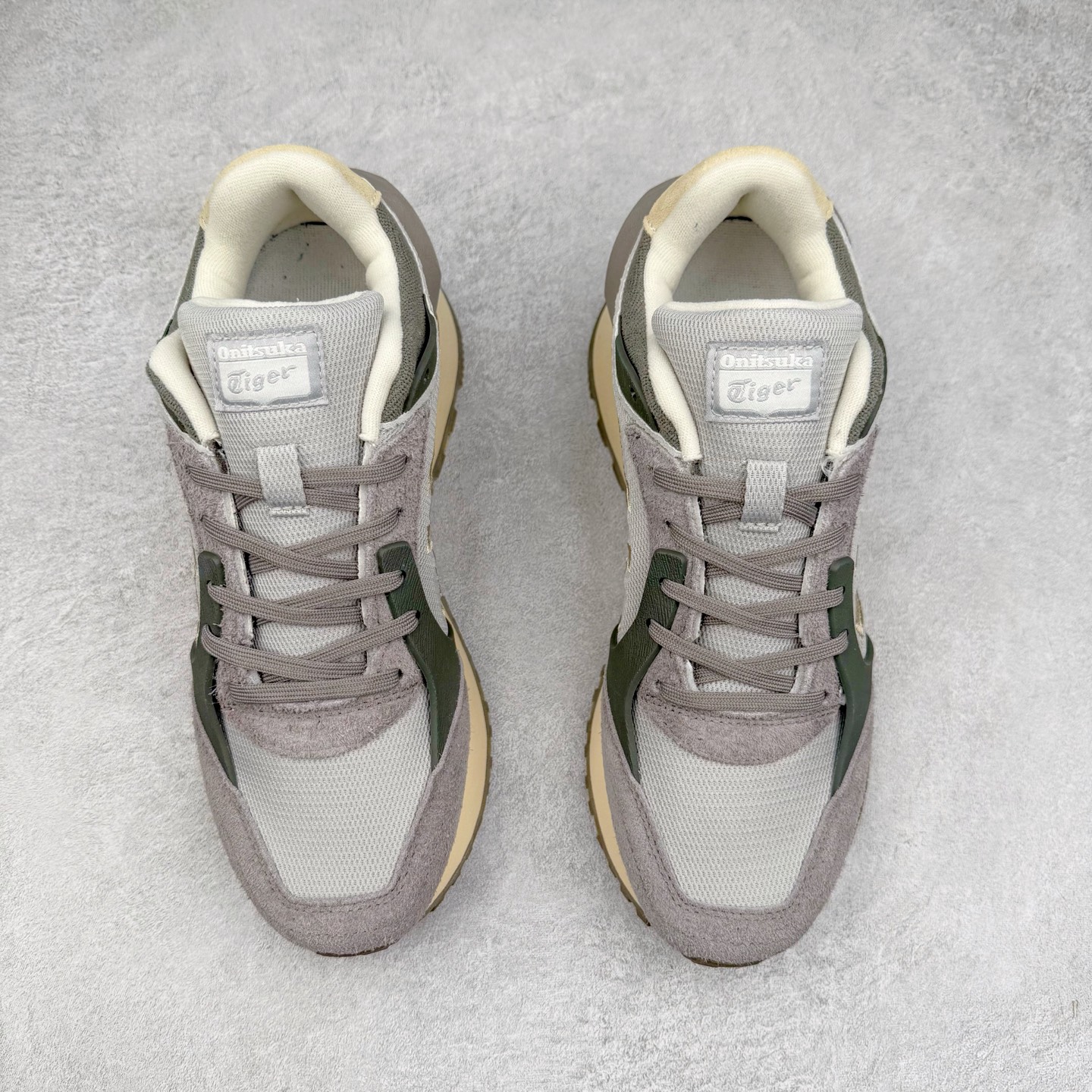 图片[2]-鬼塚虎/Onitsuka Tiger MOAGE CO Low 摩纳哥CO系列低帮厚底复古经典百搭休闲慢跑鞋 #升级原楦原纸版开发版型 #采用翻毛皮组合网织织物鞋面材质 #内嵌OrthoLite(欧索莱)透气吸汗鞋垫贴 #外置环保双层切片组合轻质防滑橡胶外底❗️ 尺码：36 37 37.5 38 39 39.5 40 40.5 41.5 42 42.5 43.5 44 45-选品中心