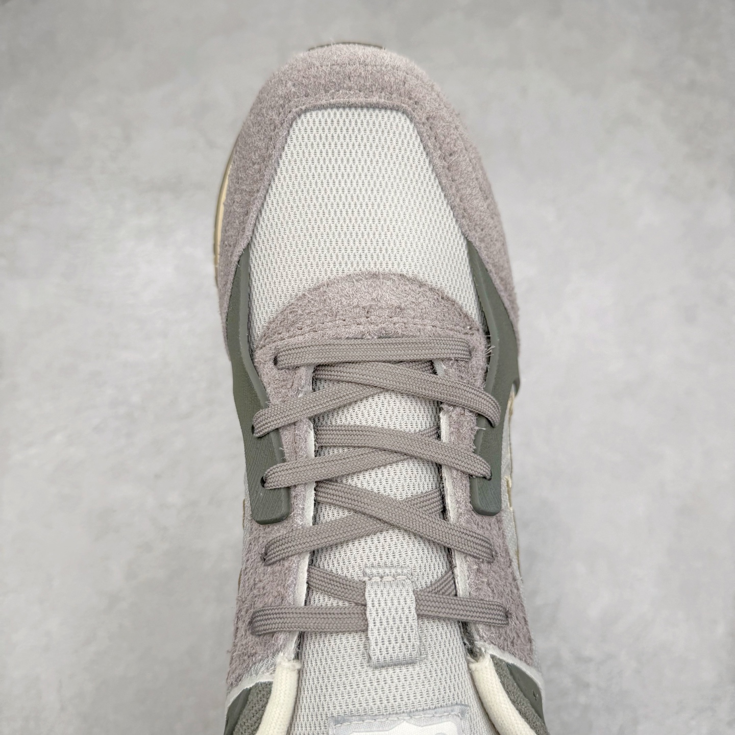 图片[4]-鬼塚虎/Onitsuka Tiger MOAGE CO Low 摩纳哥CO系列低帮厚底复古经典百搭休闲慢跑鞋 #升级原楦原纸版开发版型 #采用翻毛皮组合网织织物鞋面材质 #内嵌OrthoLite(欧索莱)透气吸汗鞋垫贴 #外置环保双层切片组合轻质防滑橡胶外底❗️ 尺码：36 37 37.5 38 39 39.5 40 40.5 41.5 42 42.5 43.5 44 45-选品中心