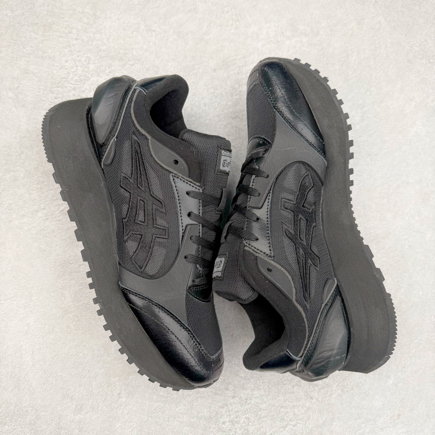 图片[3]-鬼塚虎/Onitsuka Tiger MOAGE CO Low 摩纳哥CO系列低帮厚底复古经典百搭休闲慢跑鞋 #升级原楦原纸版开发版型 #采用翻毛皮组合网织织物鞋面材质 #内嵌OrthoLite(欧索莱)透气吸汗鞋垫贴 #外置环保双层切片组合轻质防滑橡胶外底❗️ 尺码：36 37 37.5 38 39 39.5 40 40.5 41.5 42 42.5 43.5 44 45-选品中心