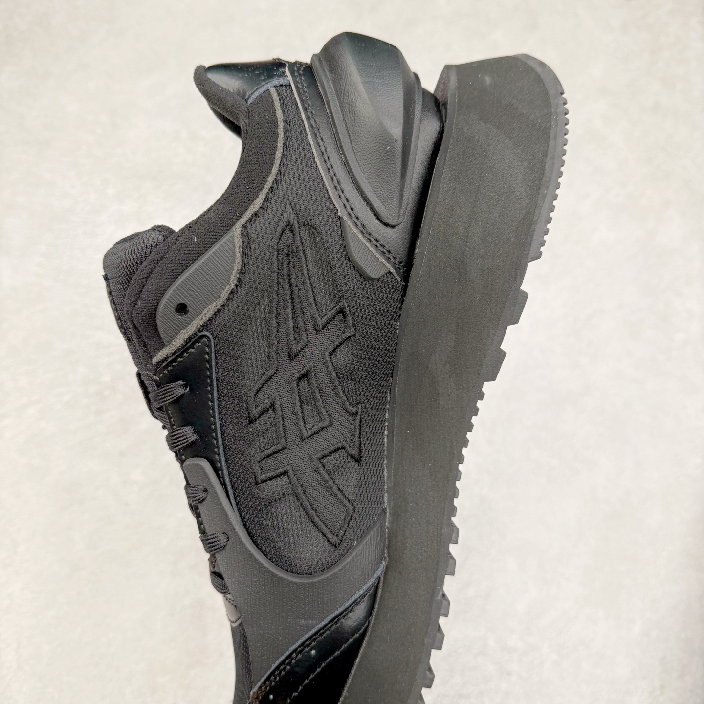 图片[7]-鬼塚虎/Onitsuka Tiger MOAGE CO Low 摩纳哥CO系列低帮厚底复古经典百搭休闲慢跑鞋 #升级原楦原纸版开发版型 #采用翻毛皮组合网织织物鞋面材质 #内嵌OrthoLite(欧索莱)透气吸汗鞋垫贴 #外置环保双层切片组合轻质防滑橡胶外底❗️ 尺码：36 37 37.5 38 39 39.5 40 40.5 41.5 42 42.5 43.5 44 45-选品中心