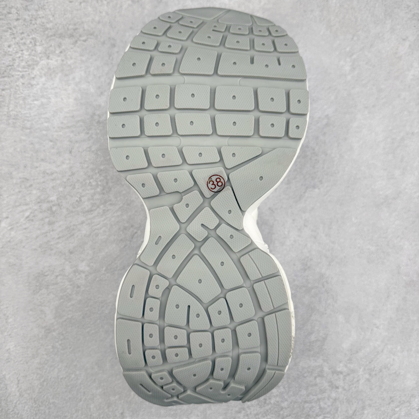 图片[9]-GG-CC Chunky Low 休闲时尚运动老爹鞋系列 广东大厂出品 完美细节 25ss春季新款 大长腿 时髦look轻松定格 不费力展现率性氛围 酷帅机能风不规则设计大底 GGcc灰色网布拼色造型设计 轻便舒适百搭 不管怎么搭都敲好看~ 尺码：35 36 37 38 39 40-选品中心