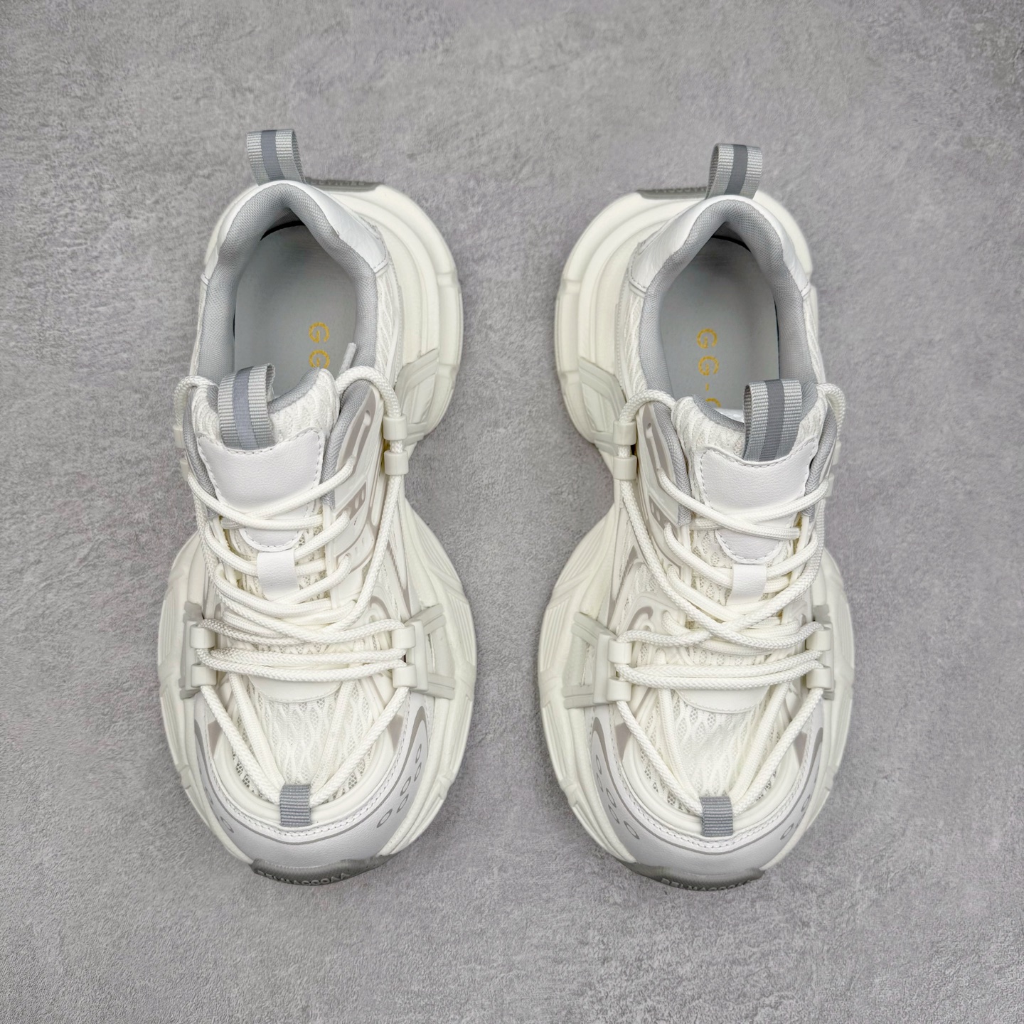 图片[2]-GG-CC Chunky Low 休闲时尚运动老爹鞋系列 广东大厂出品 完美细节 25ss春季新款 大长腿 时髦look轻松定格 不费力展现率性氛围 酷帅机能风不规则设计大底 GGcc灰色网布拼色造型设计 轻便舒适百搭 不管怎么搭都敲好看~ 尺码：35 36 37 38 39 40-选品中心