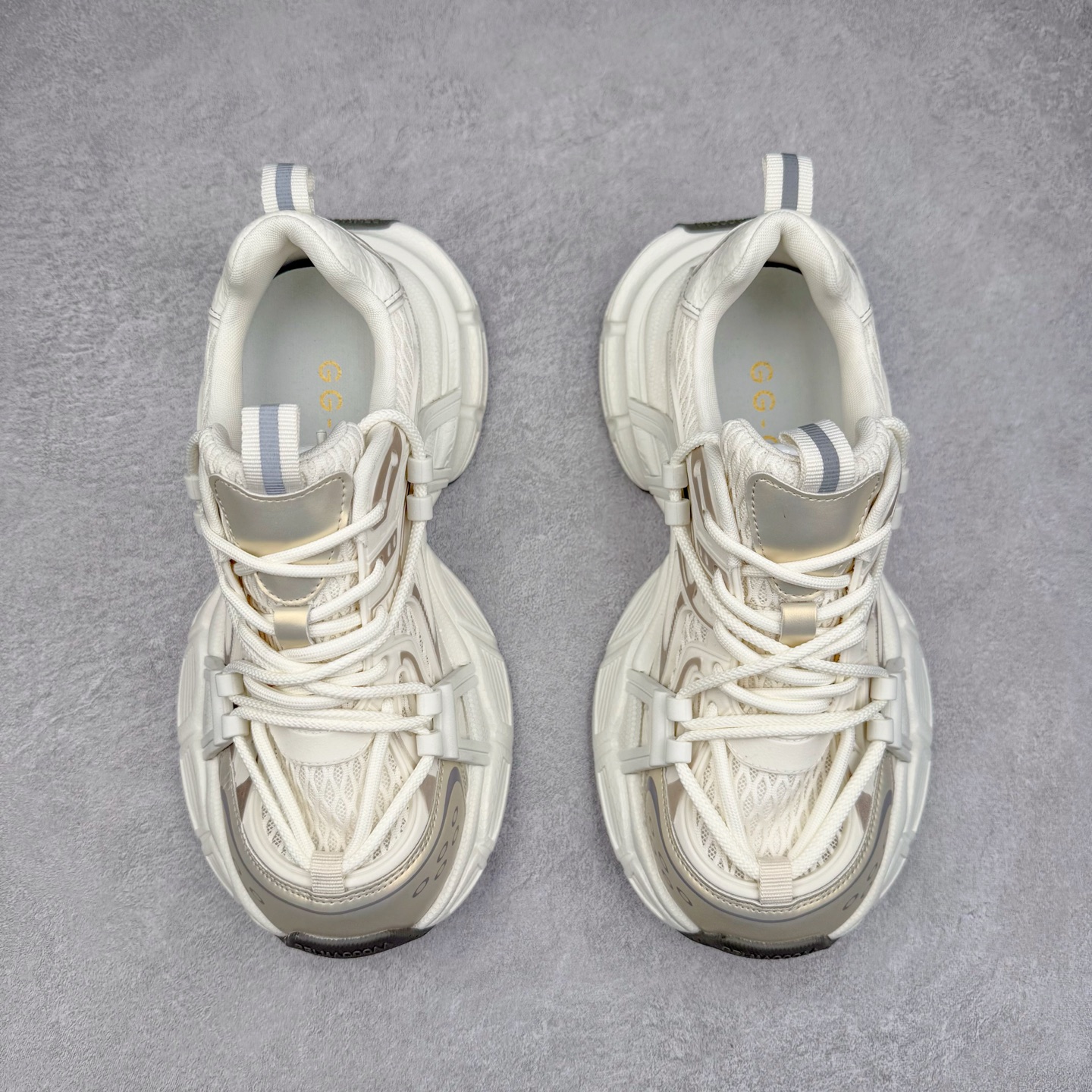 图片[2]-GG-CC Chunky Low 休闲时尚运动老爹鞋系列 广东大厂出品 完美细节 25ss春季新款 大长腿 时髦look轻松定格 不费力展现率性氛围 酷帅机能风不规则设计大底 GGcc灰色网布拼色造型设计 轻便舒适百搭 不管怎么搭都敲好看~ 尺码：35 36 37 38 39 40-选品中心