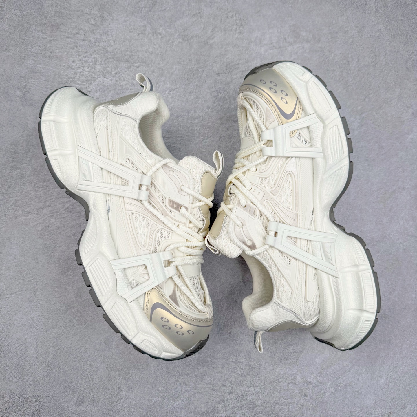 图片[3]-GG-CC Chunky Low 休闲时尚运动老爹鞋系列 广东大厂出品 完美细节 25ss春季新款 大长腿 时髦look轻松定格 不费力展现率性氛围 酷帅机能风不规则设计大底 GGcc灰色网布拼色造型设计 轻便舒适百搭 不管怎么搭都敲好看~ 尺码：35 36 37 38 39 40-选品中心